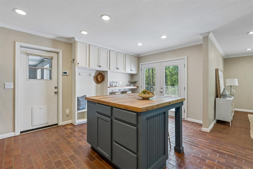 1604 Mill Creek Road