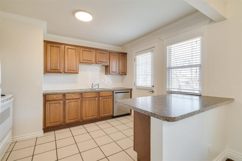 2804 Lancaster Lane