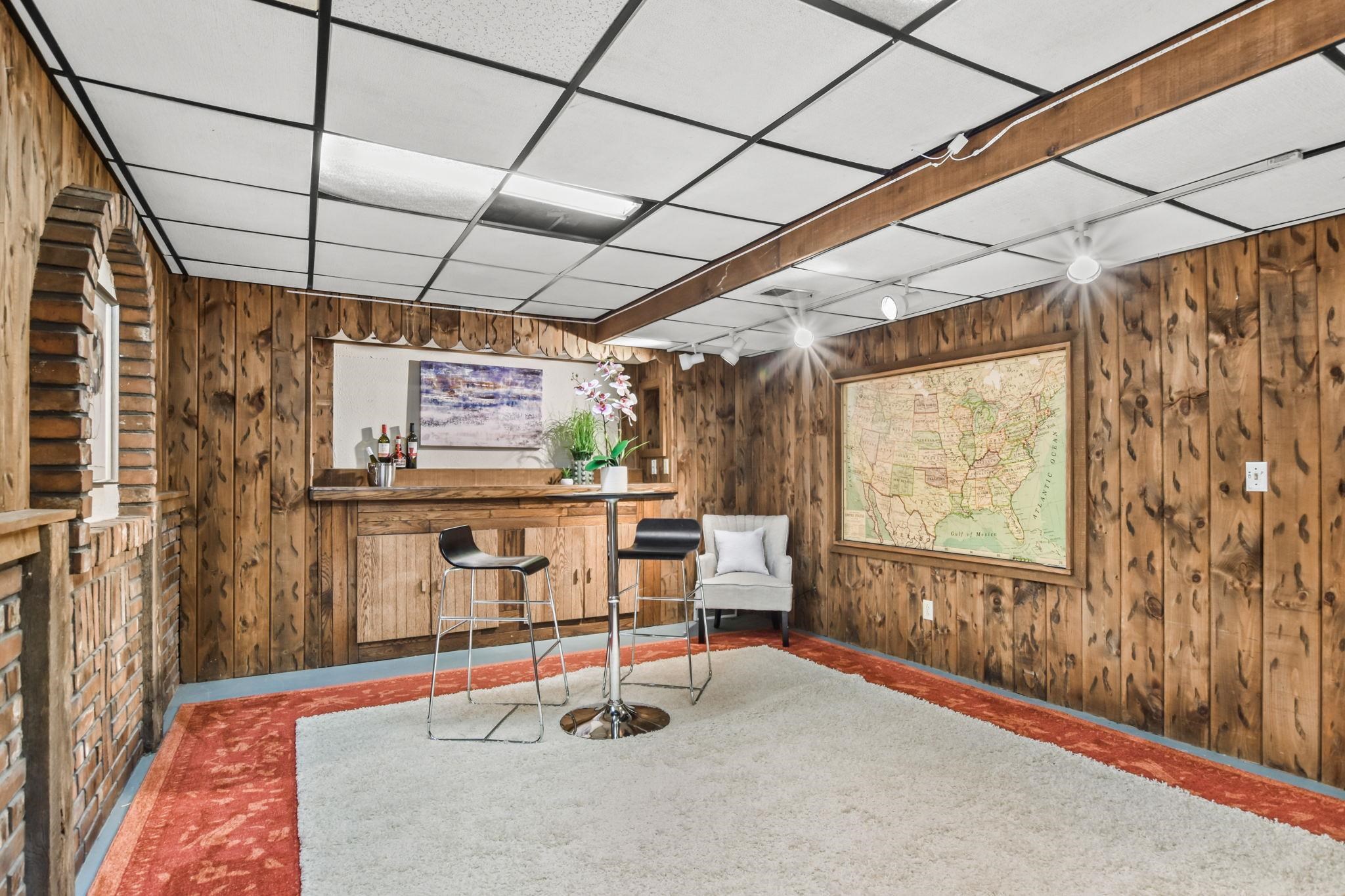 1718 Aurora St