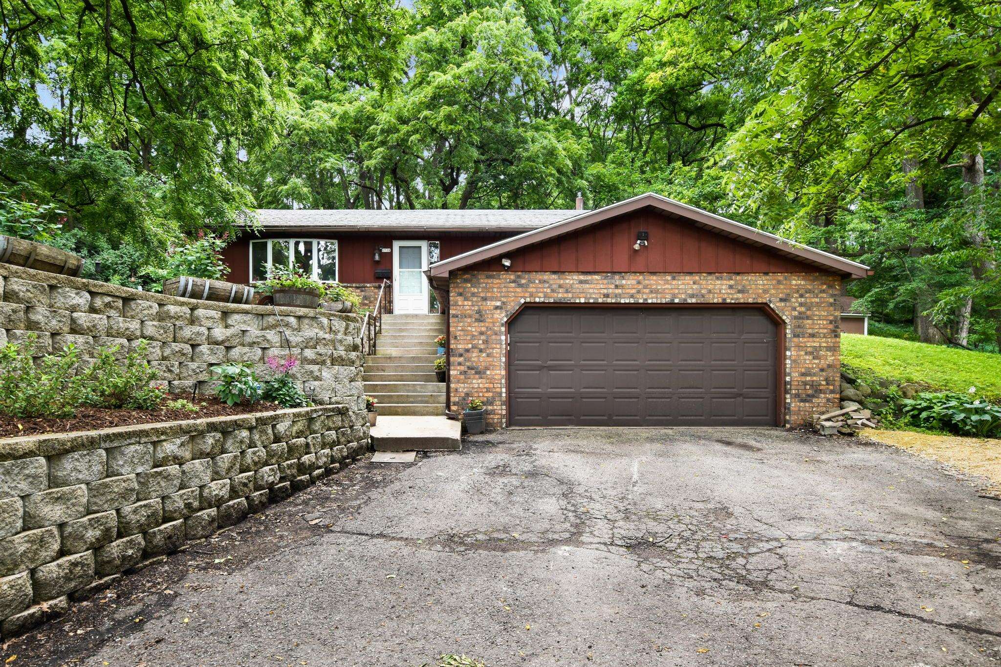 1718 Aurora St