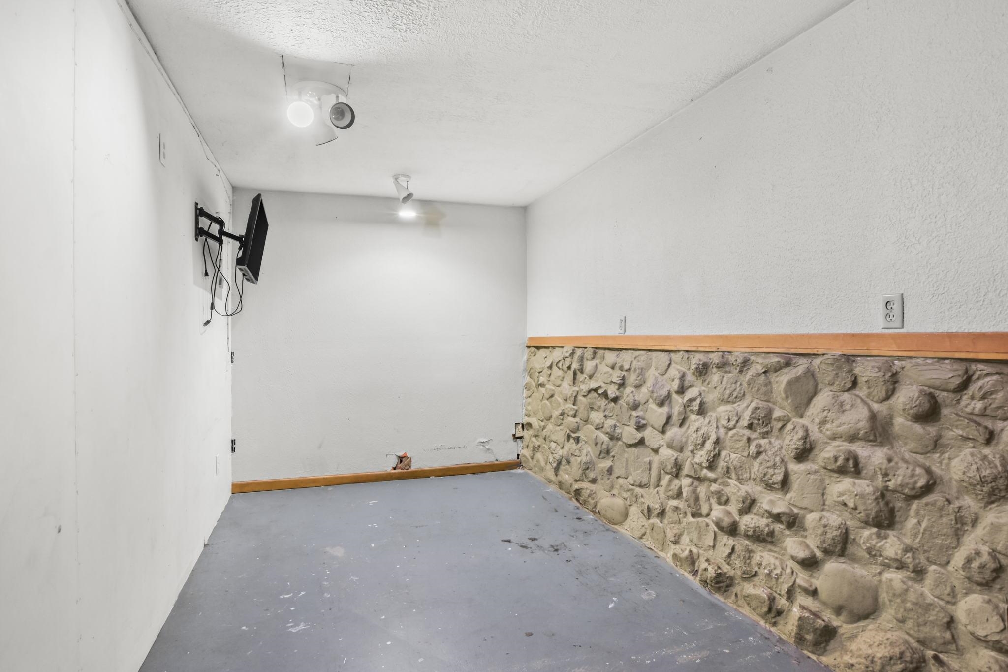 1718 Aurora St