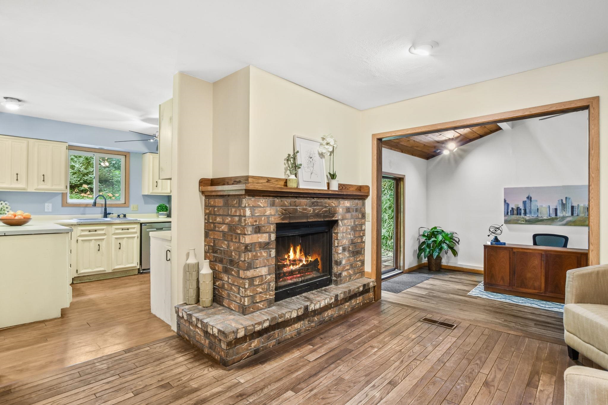 1718 Aurora St