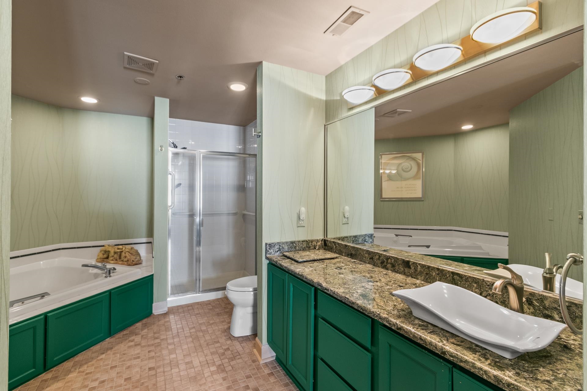 3939 Monona Drive Unit: 102