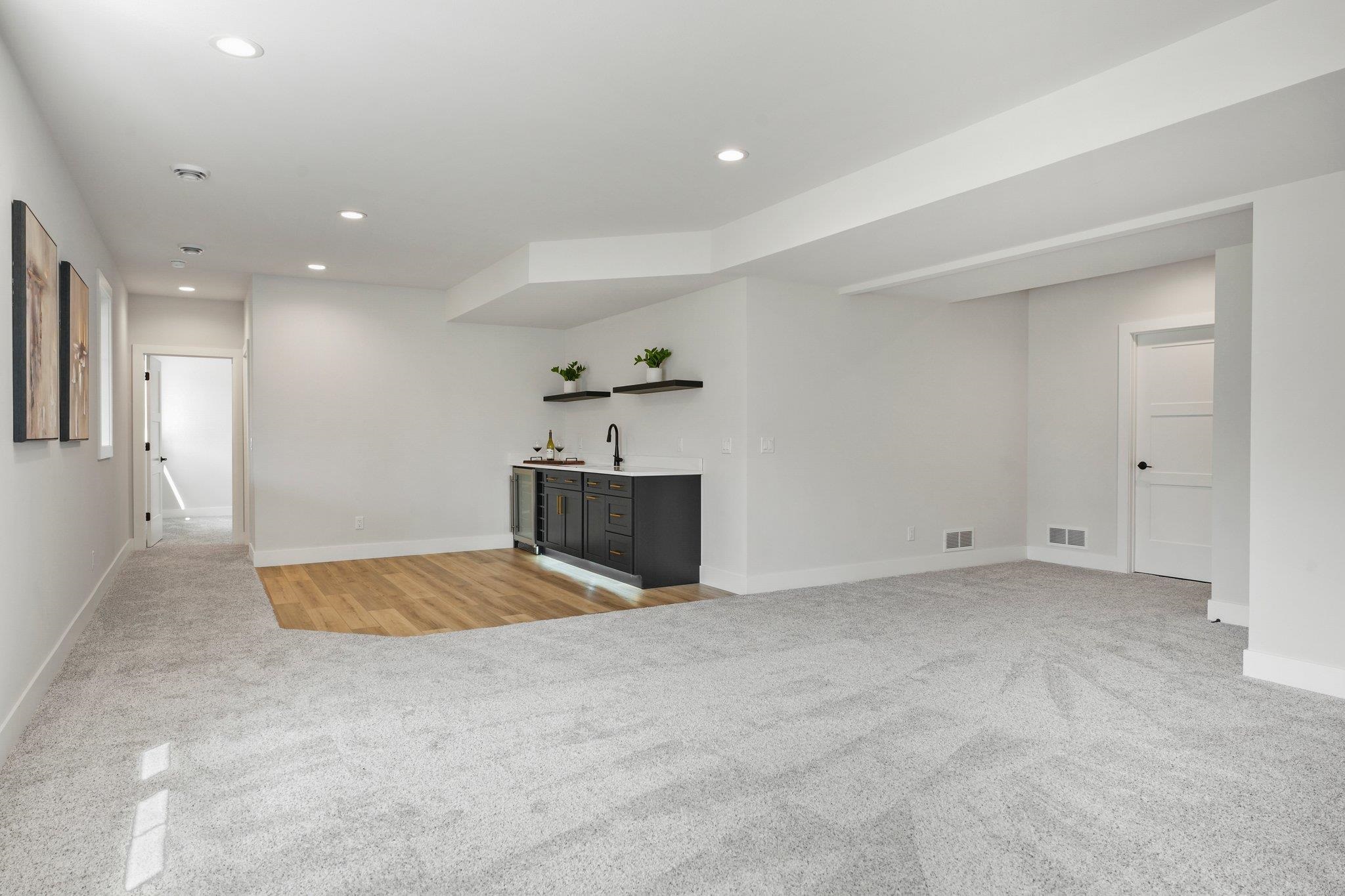 815 Steven View