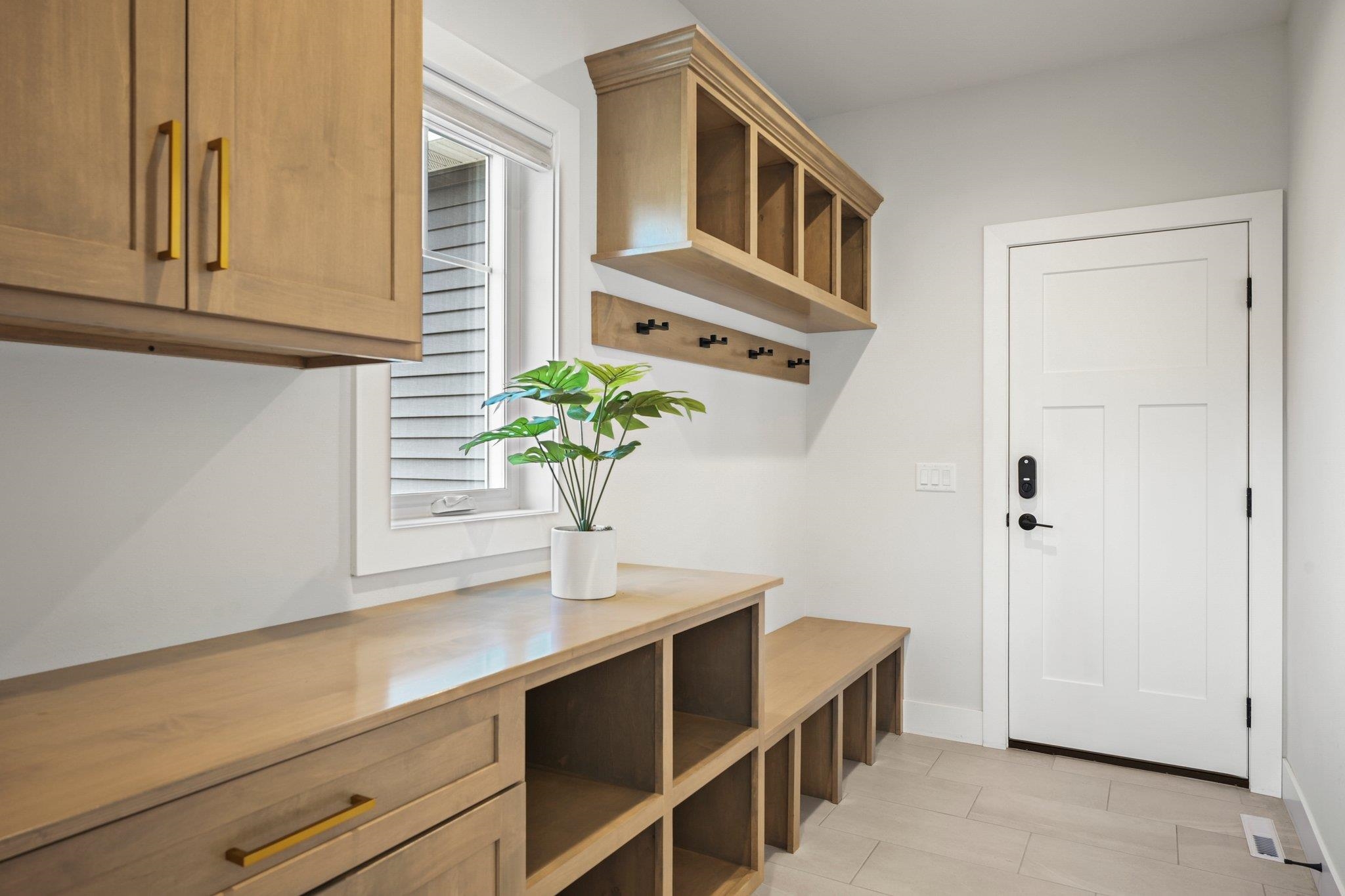 815 Steven View