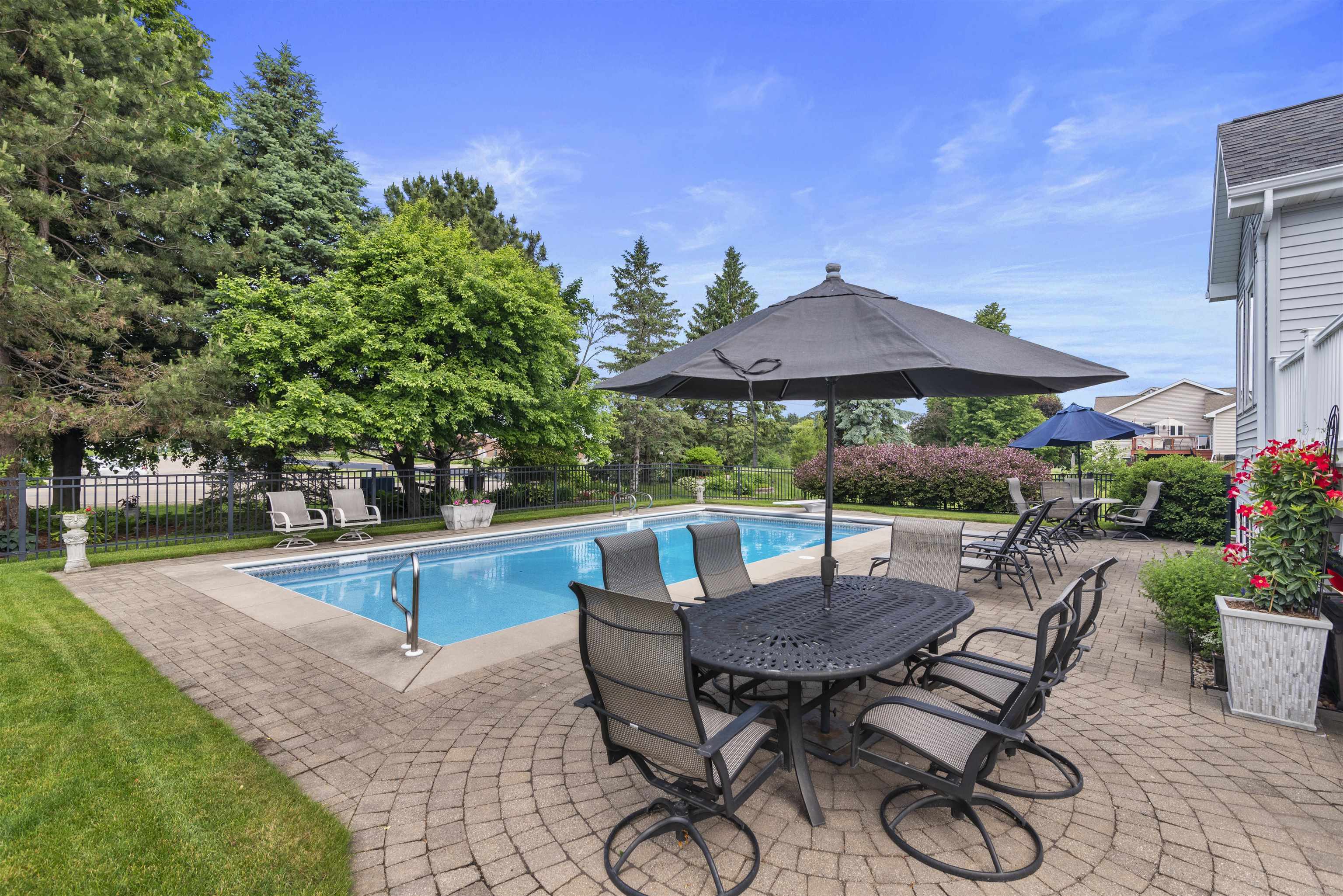 859 Fox Run Court