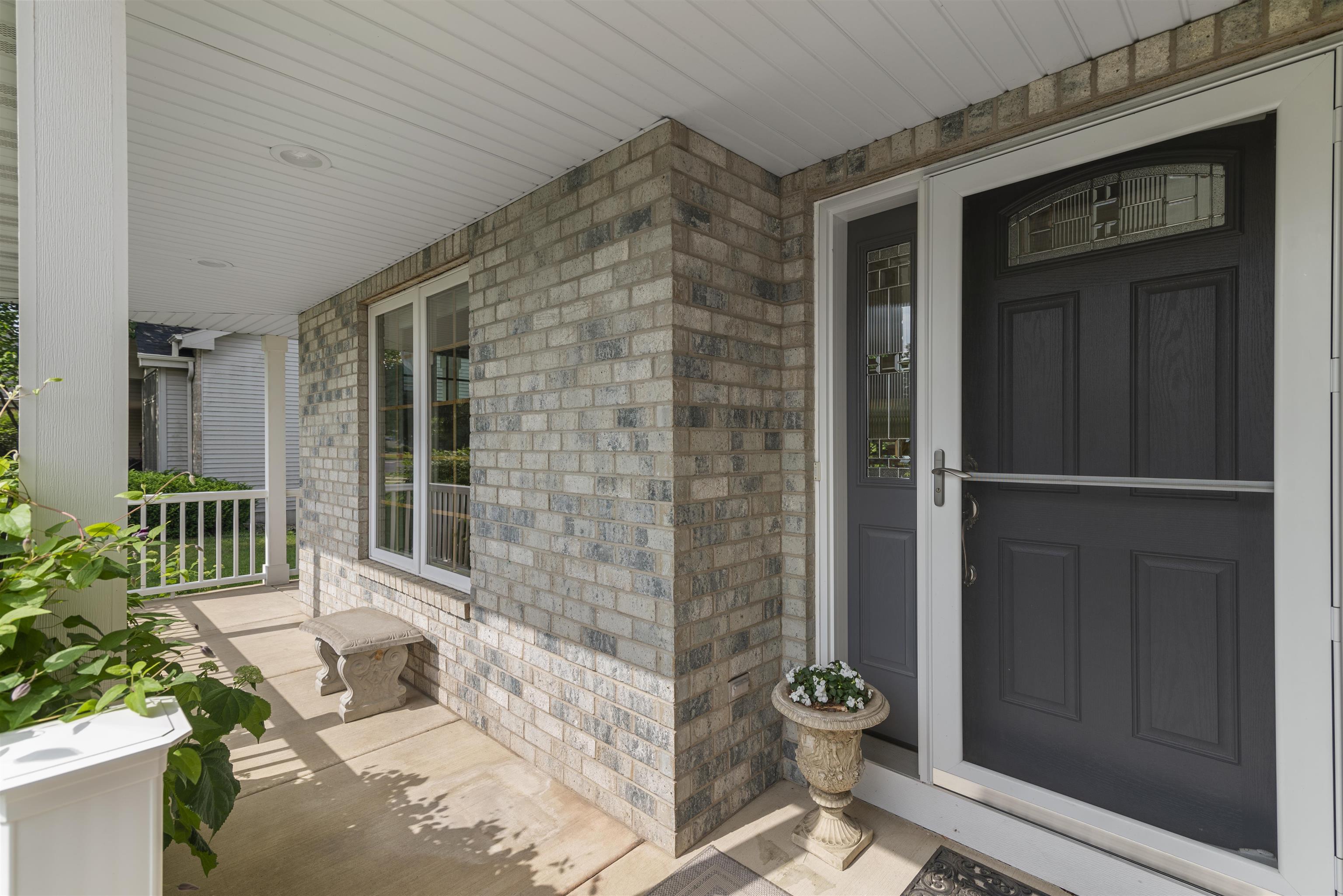 859 Fox Run Court