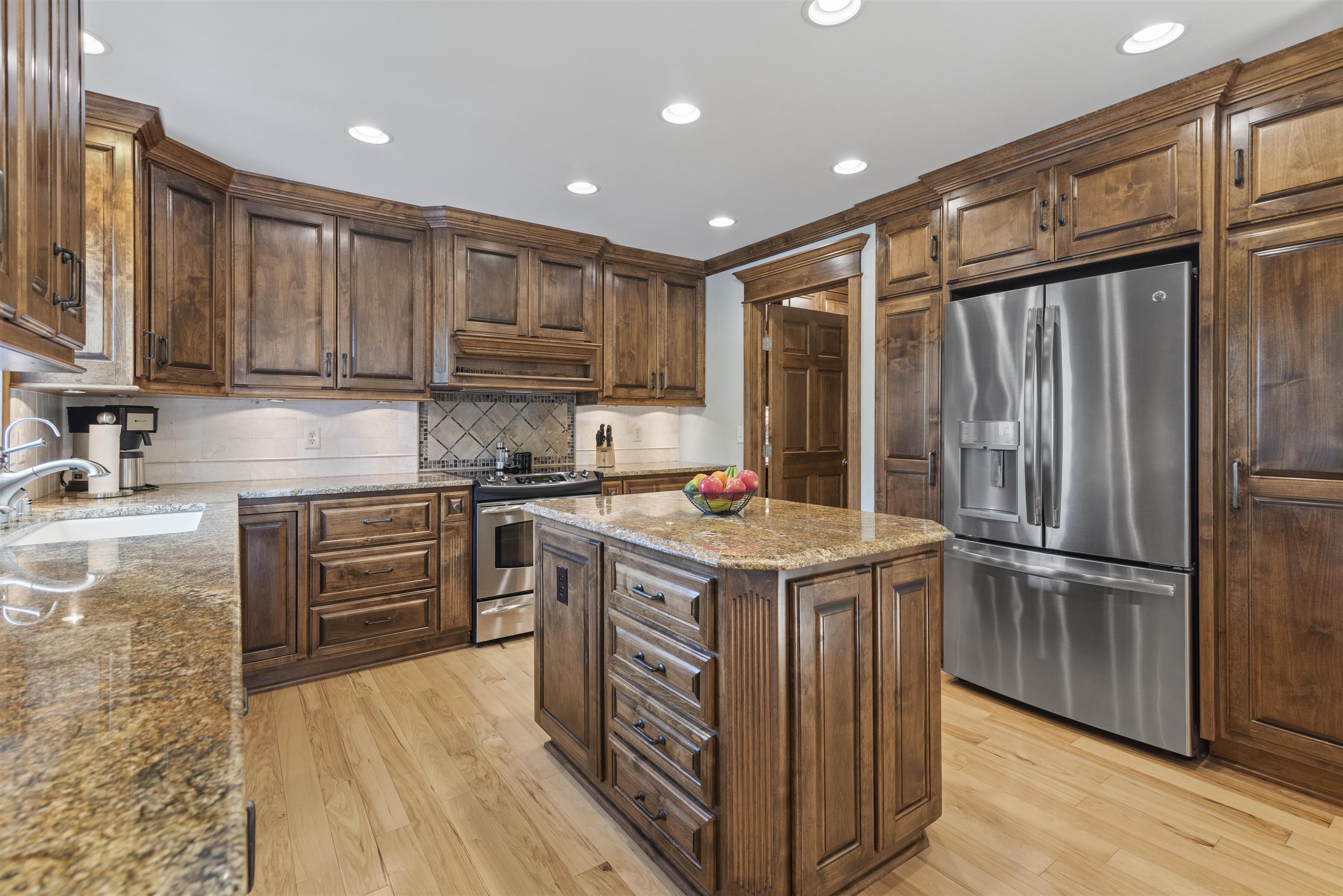 859 Fox Run Court