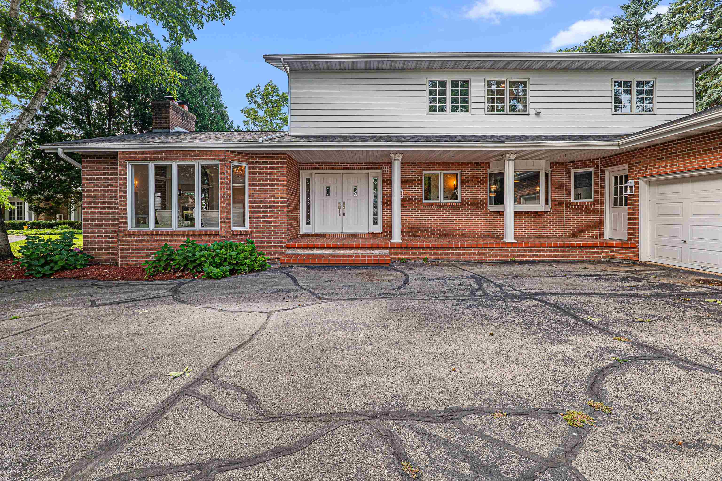 1120 Lake Shore Drive