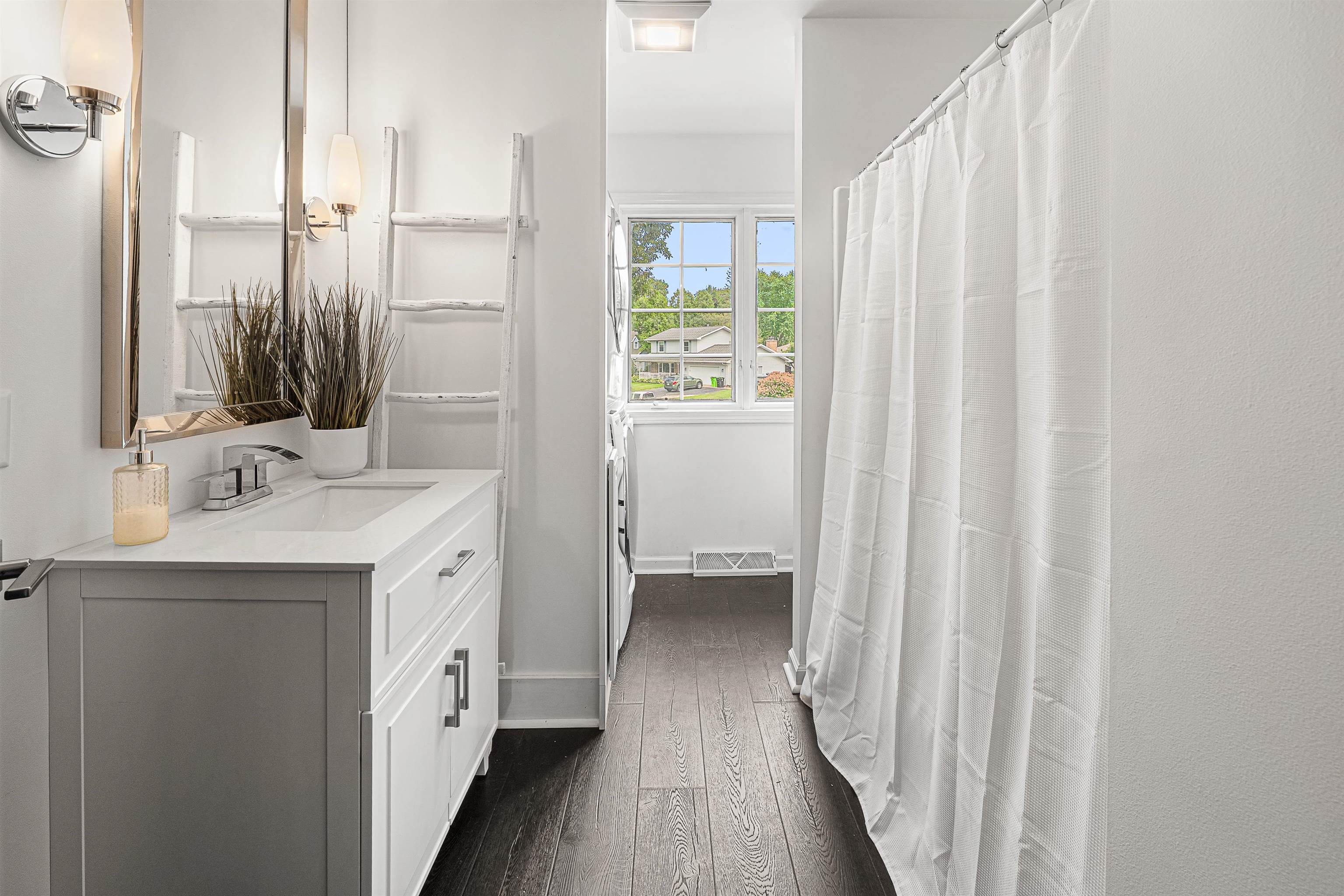 1120 Lake Shore Drive