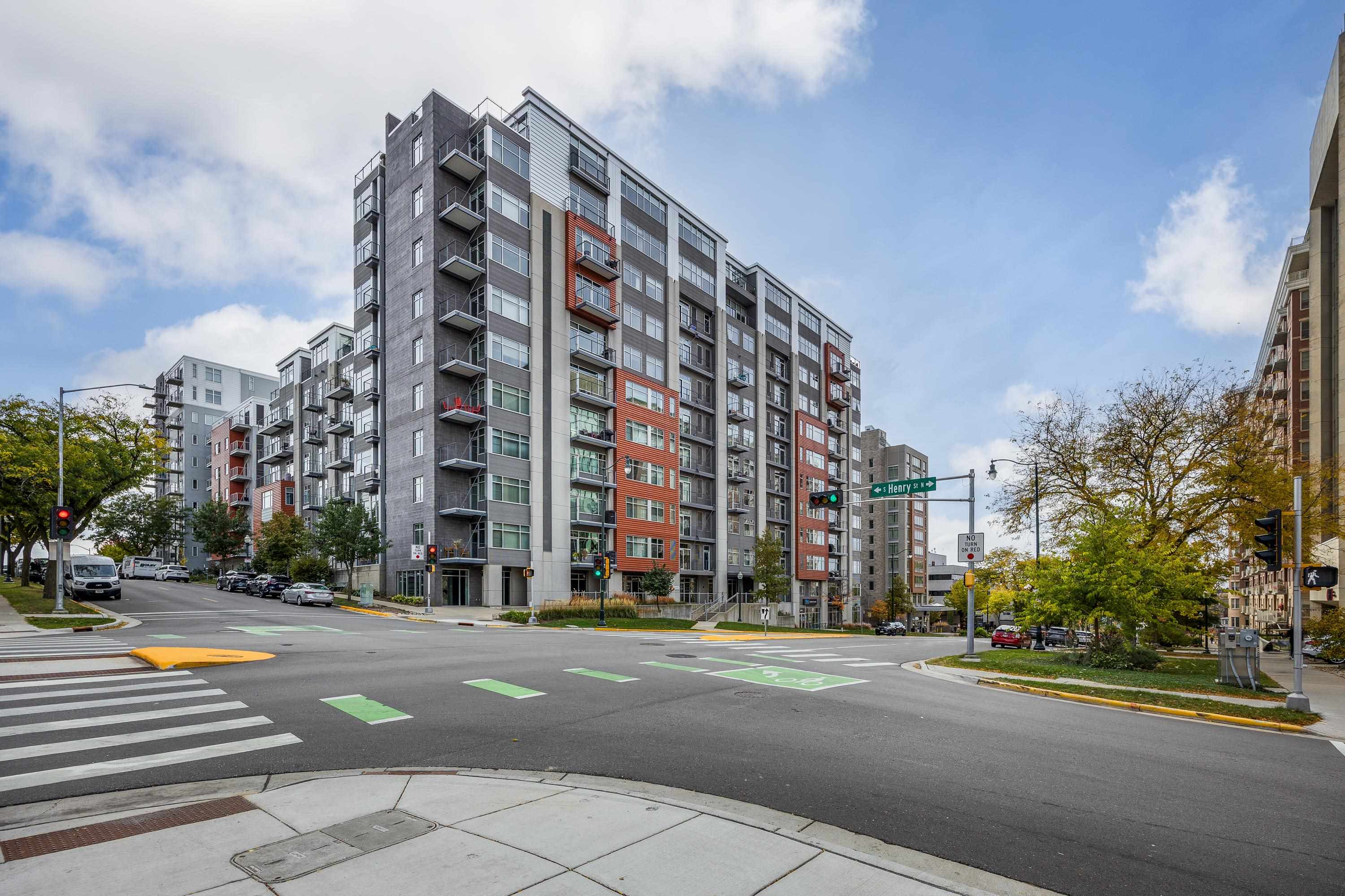 309 W Washington Avenue