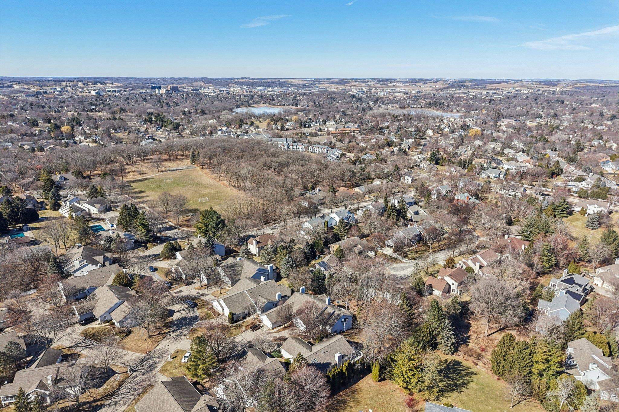 121 N Oak Grove Drive Unit: 17