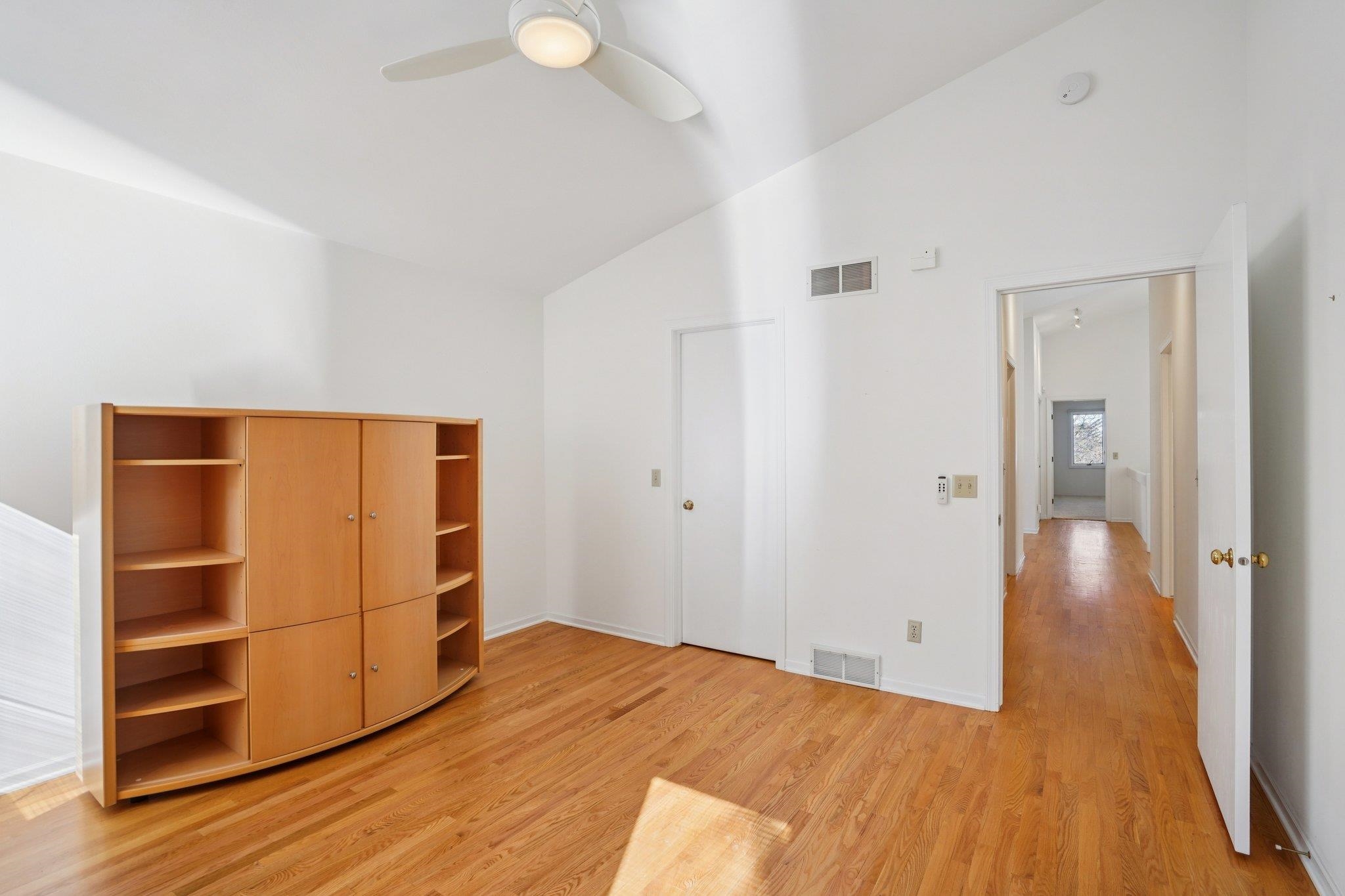 121 N Oak Grove Drive Unit: 17