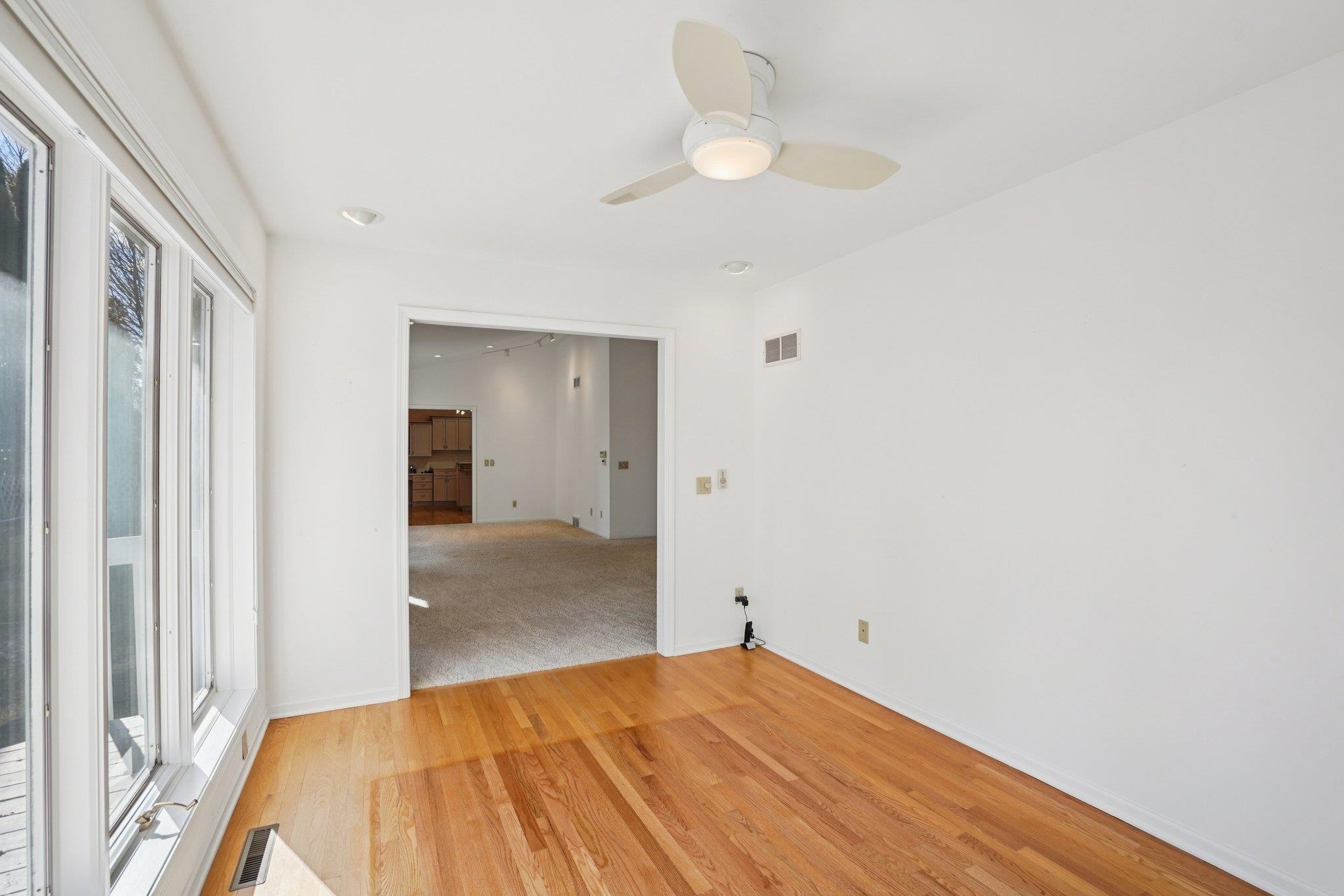 121 N Oak Grove Drive Unit: 17