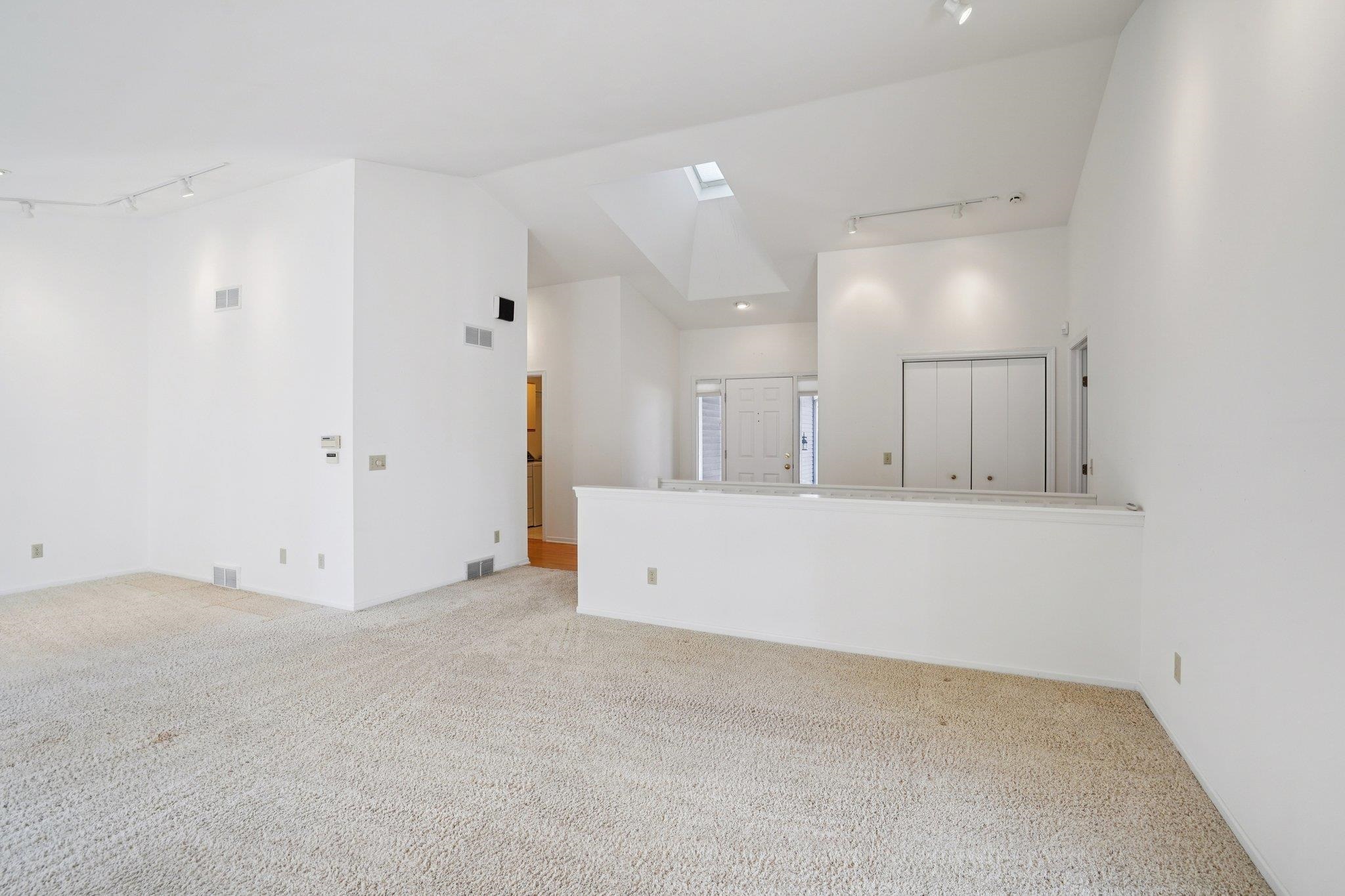 121 N Oak Grove Drive Unit: 17