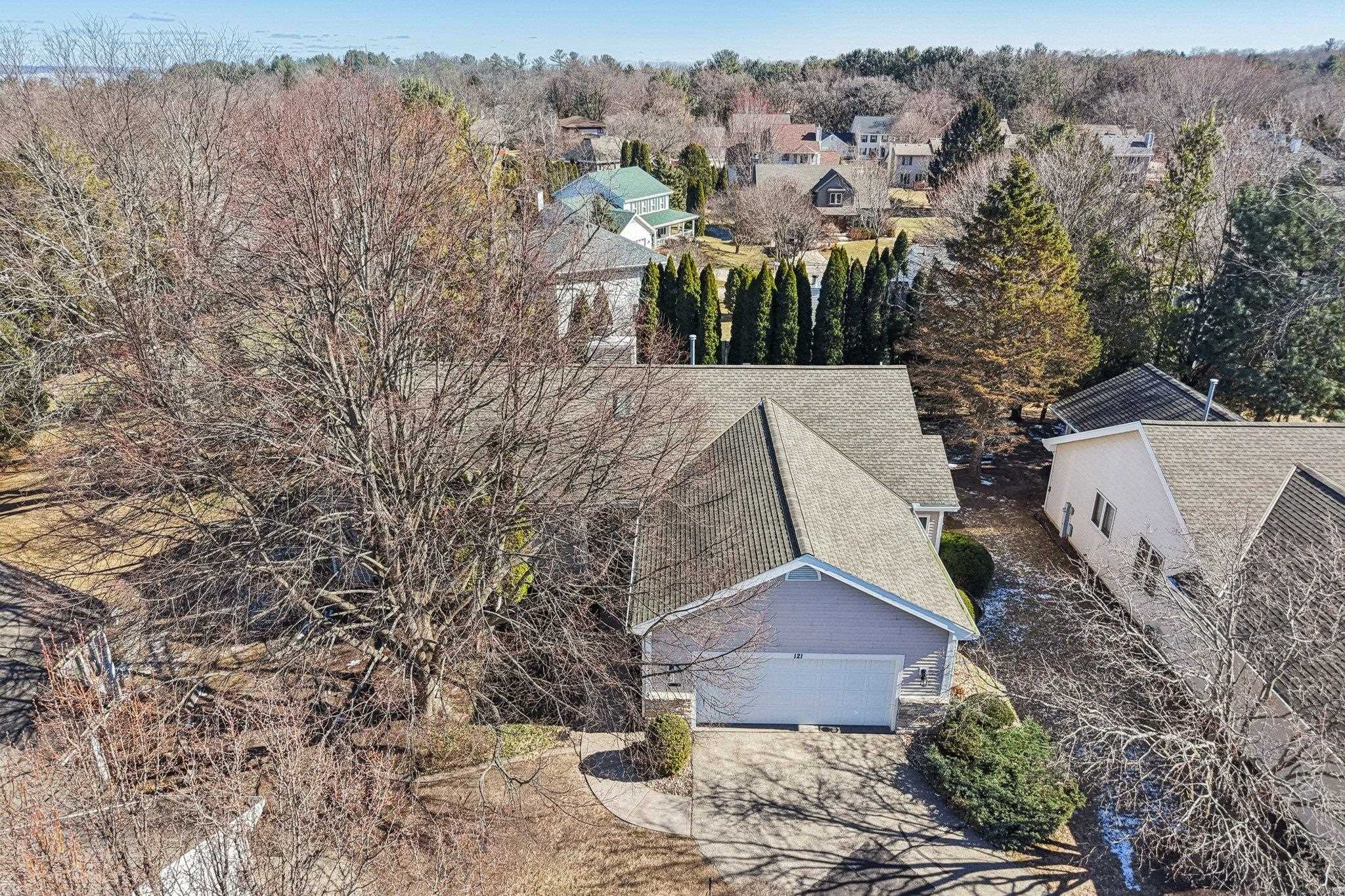 121 N Oak Grove Drive Unit: 17