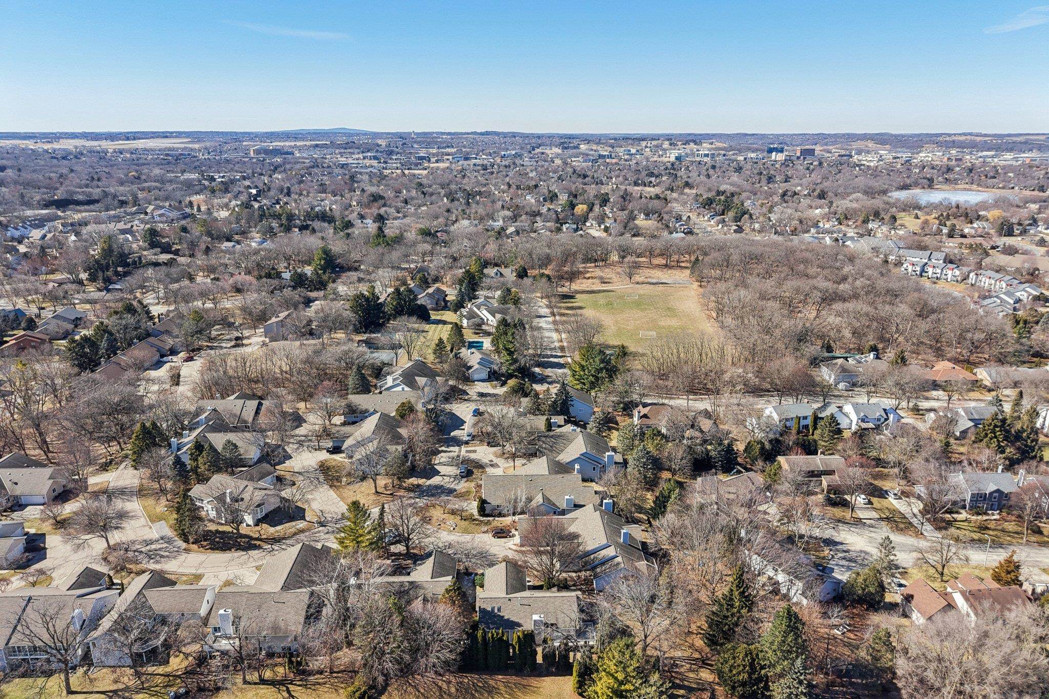 121 N Oak Grove Drive Unit: 17
