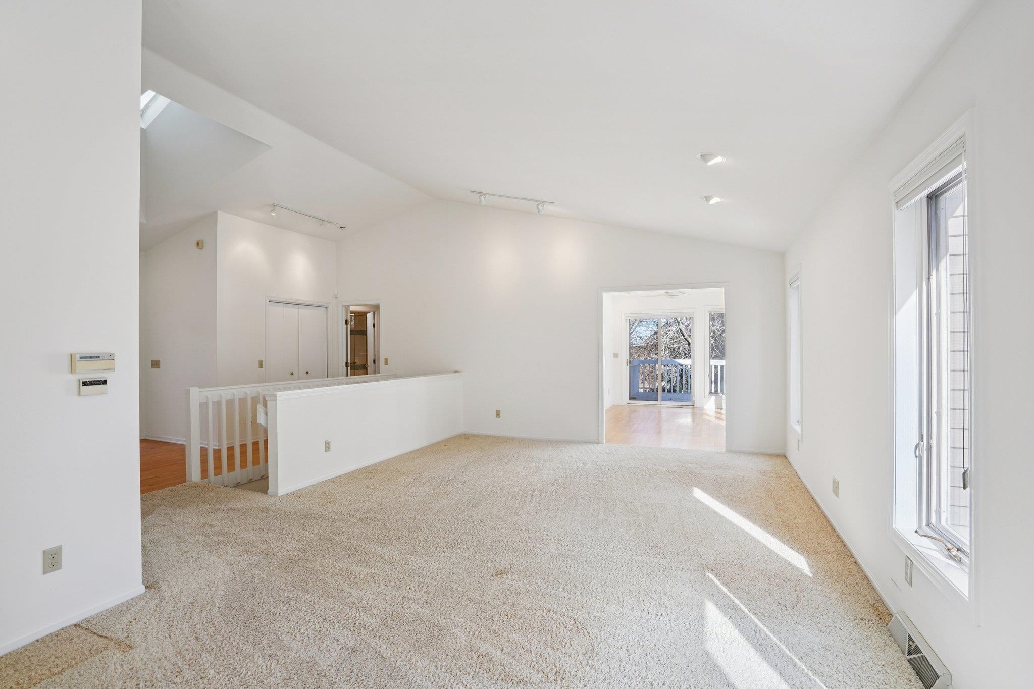 121 N Oak Grove Drive Unit: 17