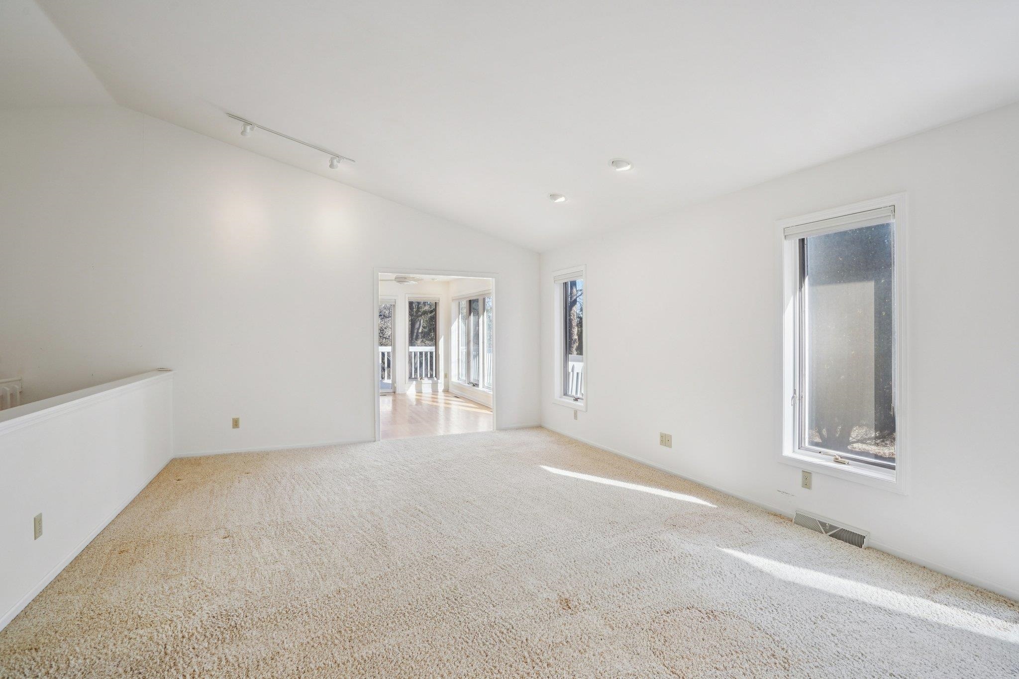 121 N Oak Grove Drive Unit: 17