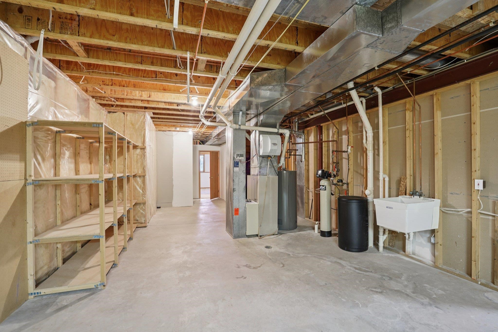 121 N Oak Grove Drive Unit: 17