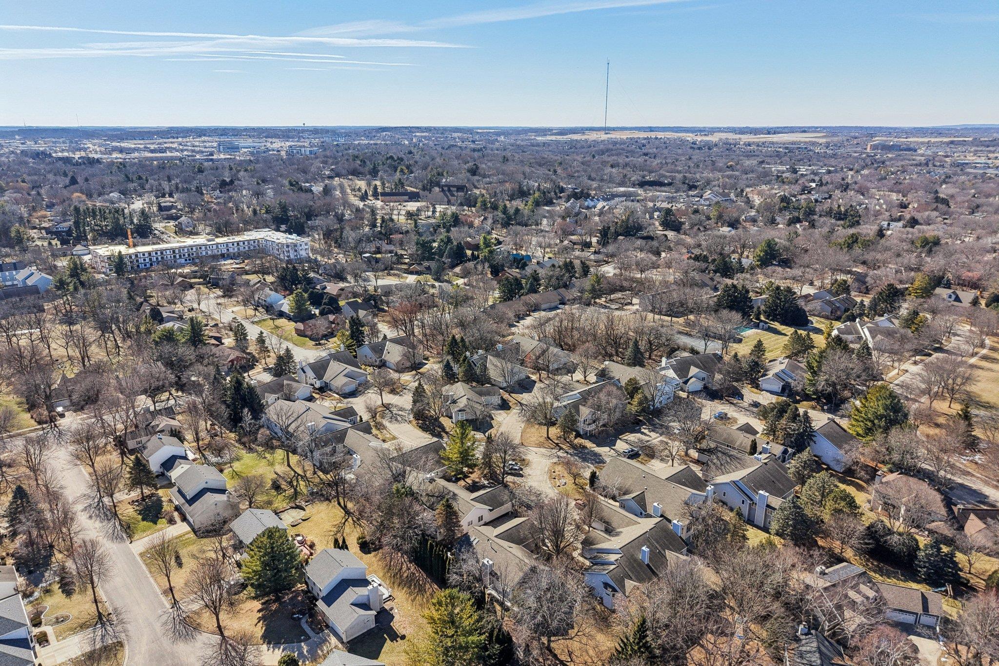 121 N Oak Grove Drive Unit: 17