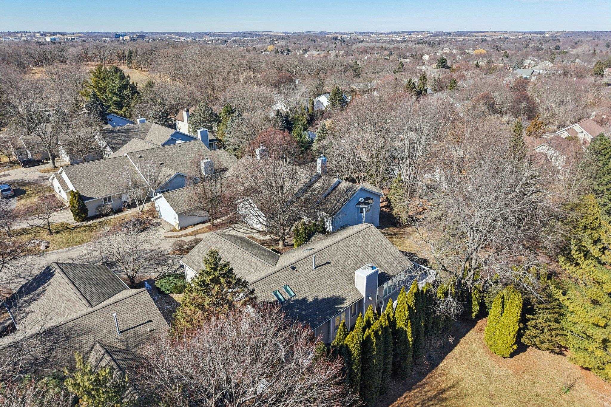 121 N Oak Grove Drive Unit: 17