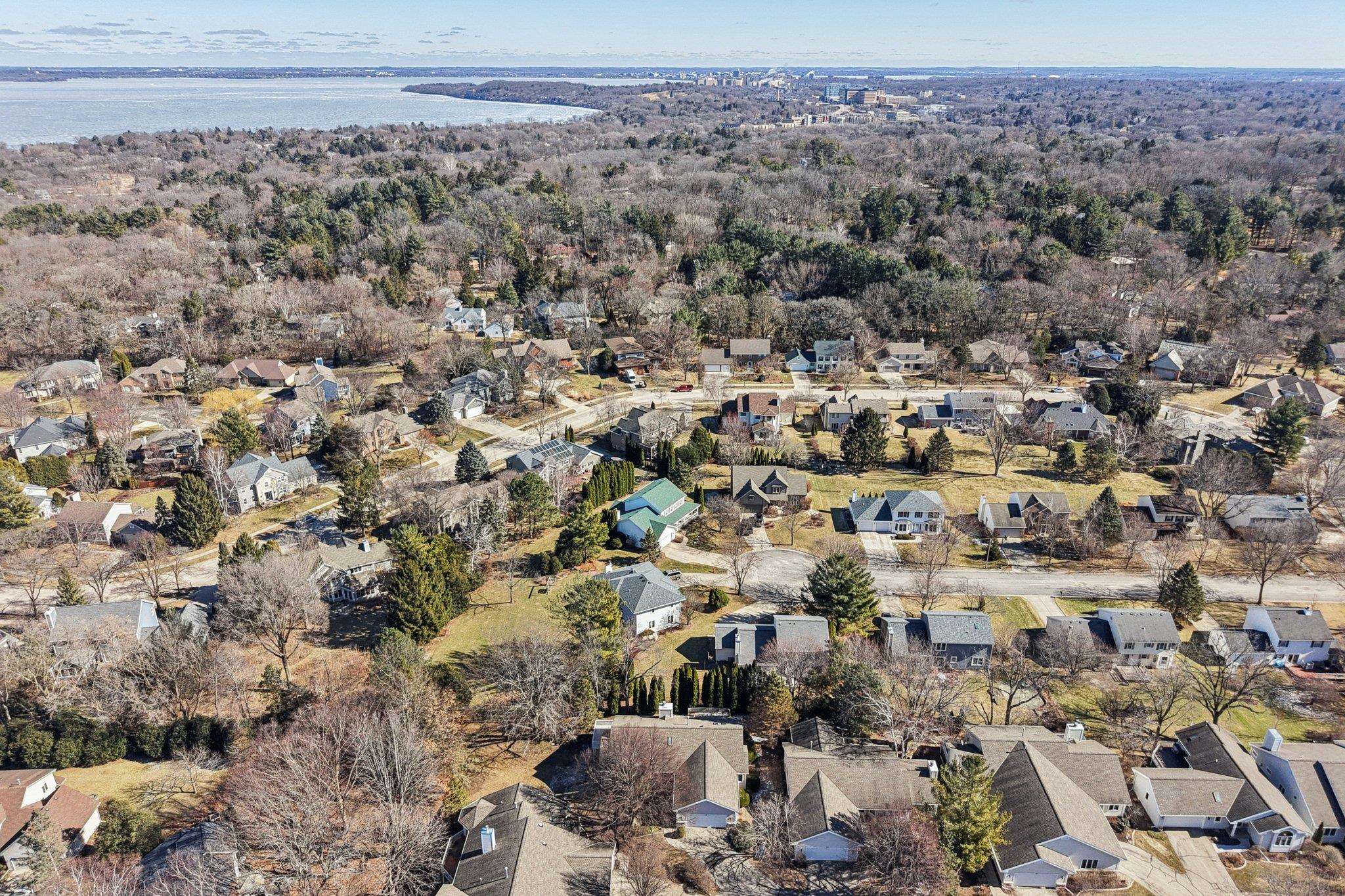 121 N Oak Grove Drive Unit: 17