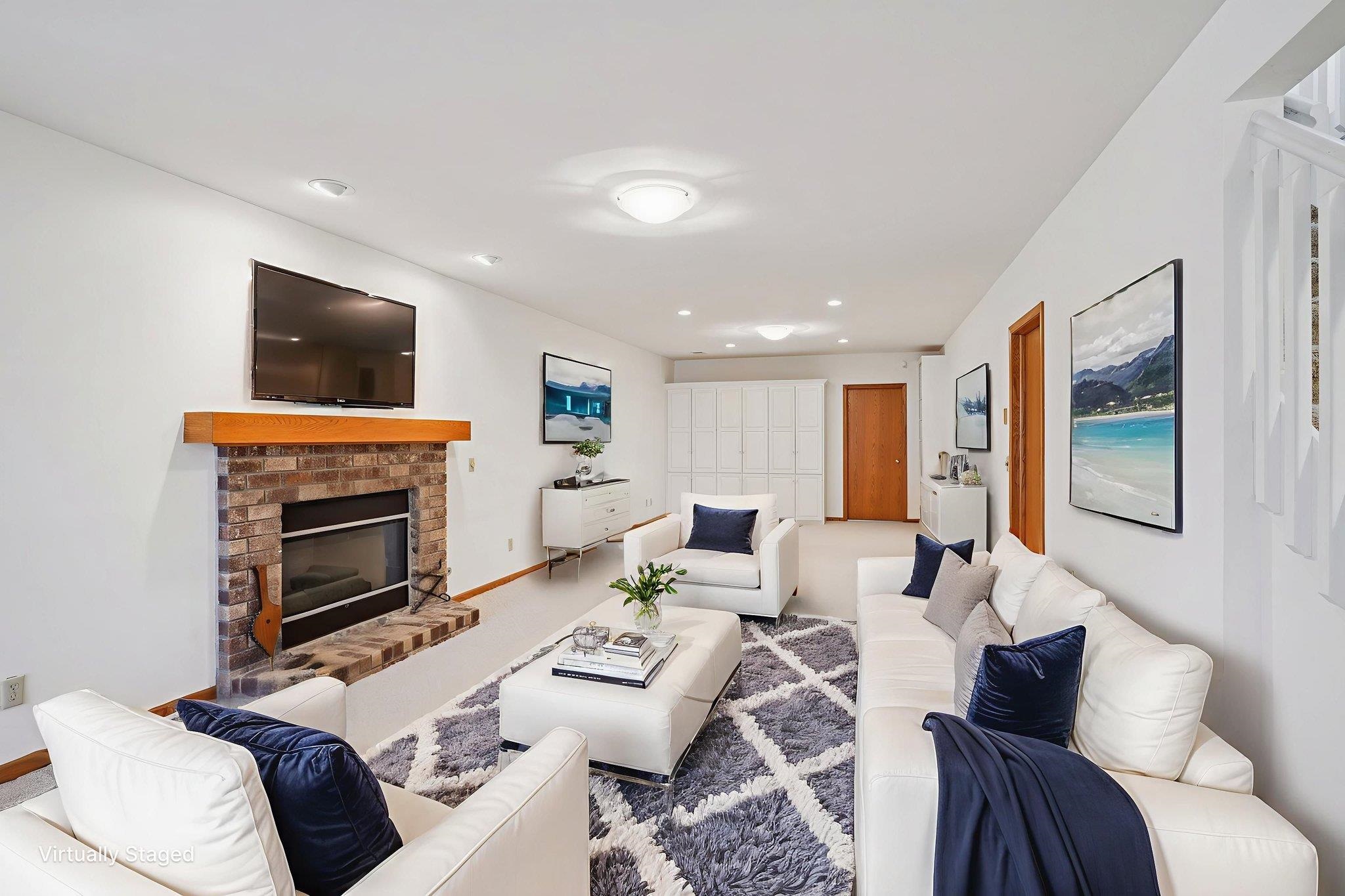 121 N Oak Grove Drive Unit: 17
