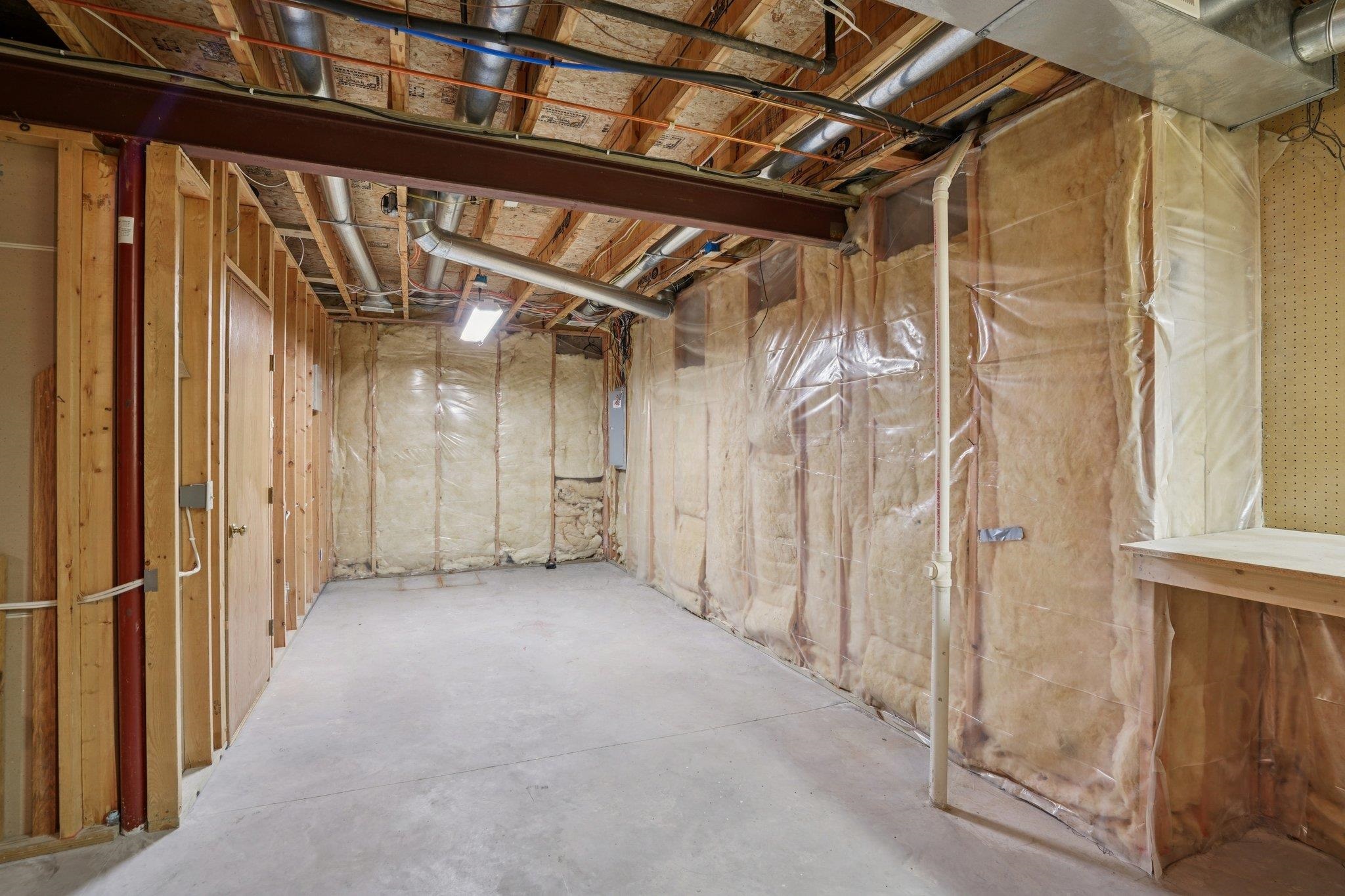 121 N Oak Grove Drive Unit: 17