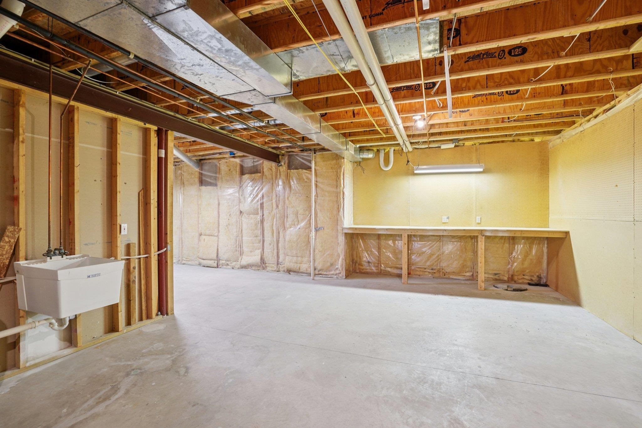 121 N Oak Grove Drive Unit: 17