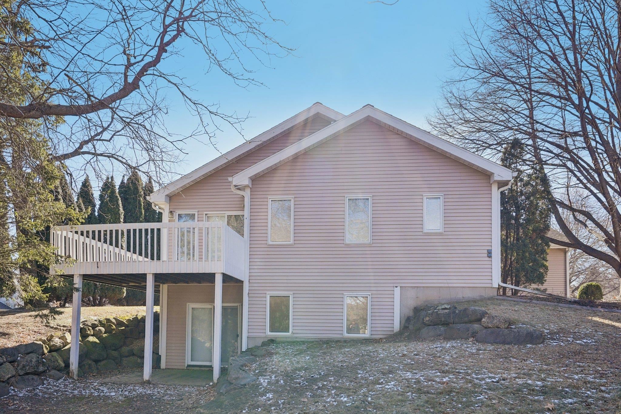 121 N Oak Grove Drive Unit: 17