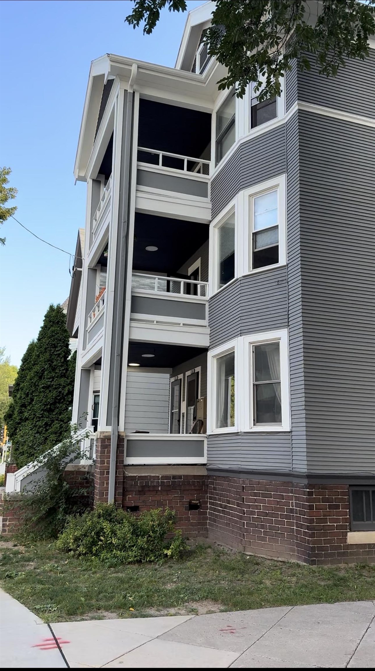 213 S Broom Street 3