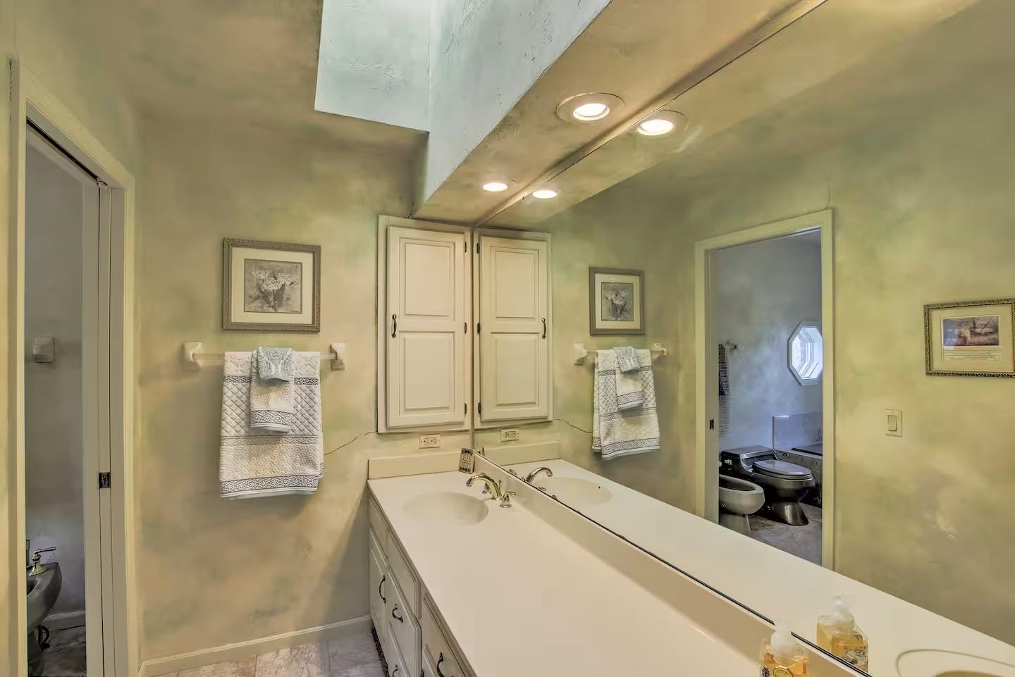6993 Applewood Drive