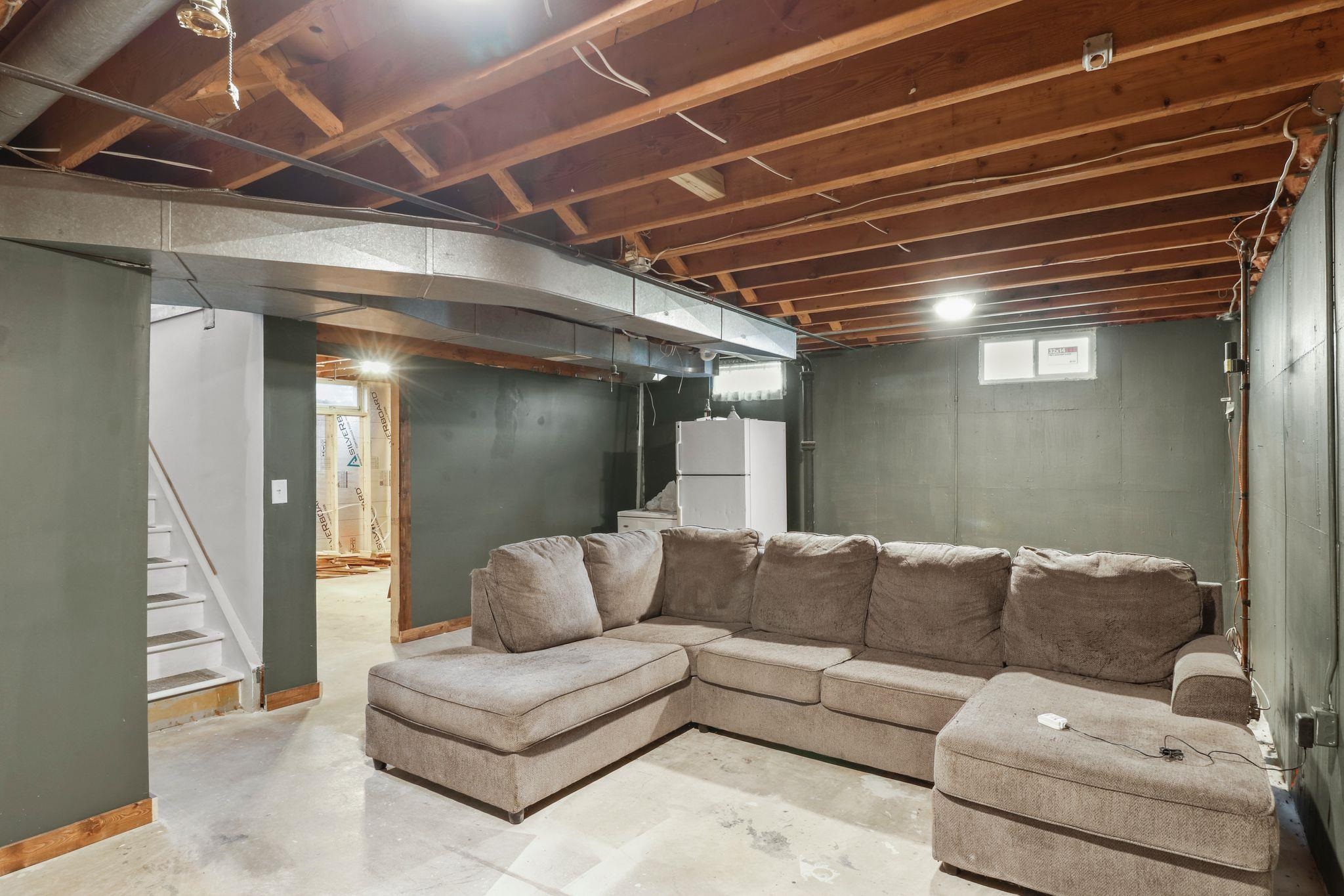 944 Hillside Drive