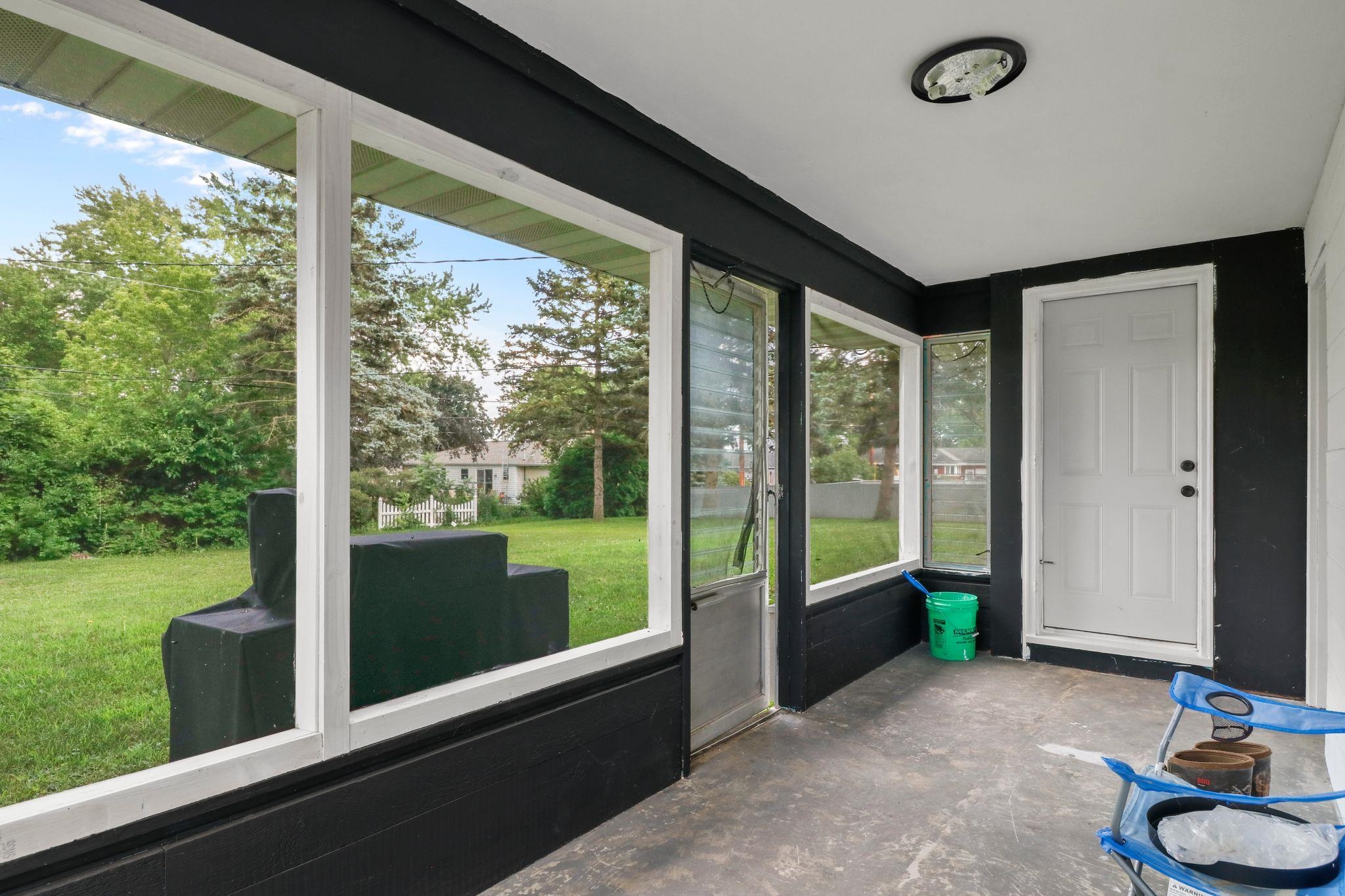 944 Hillside Drive