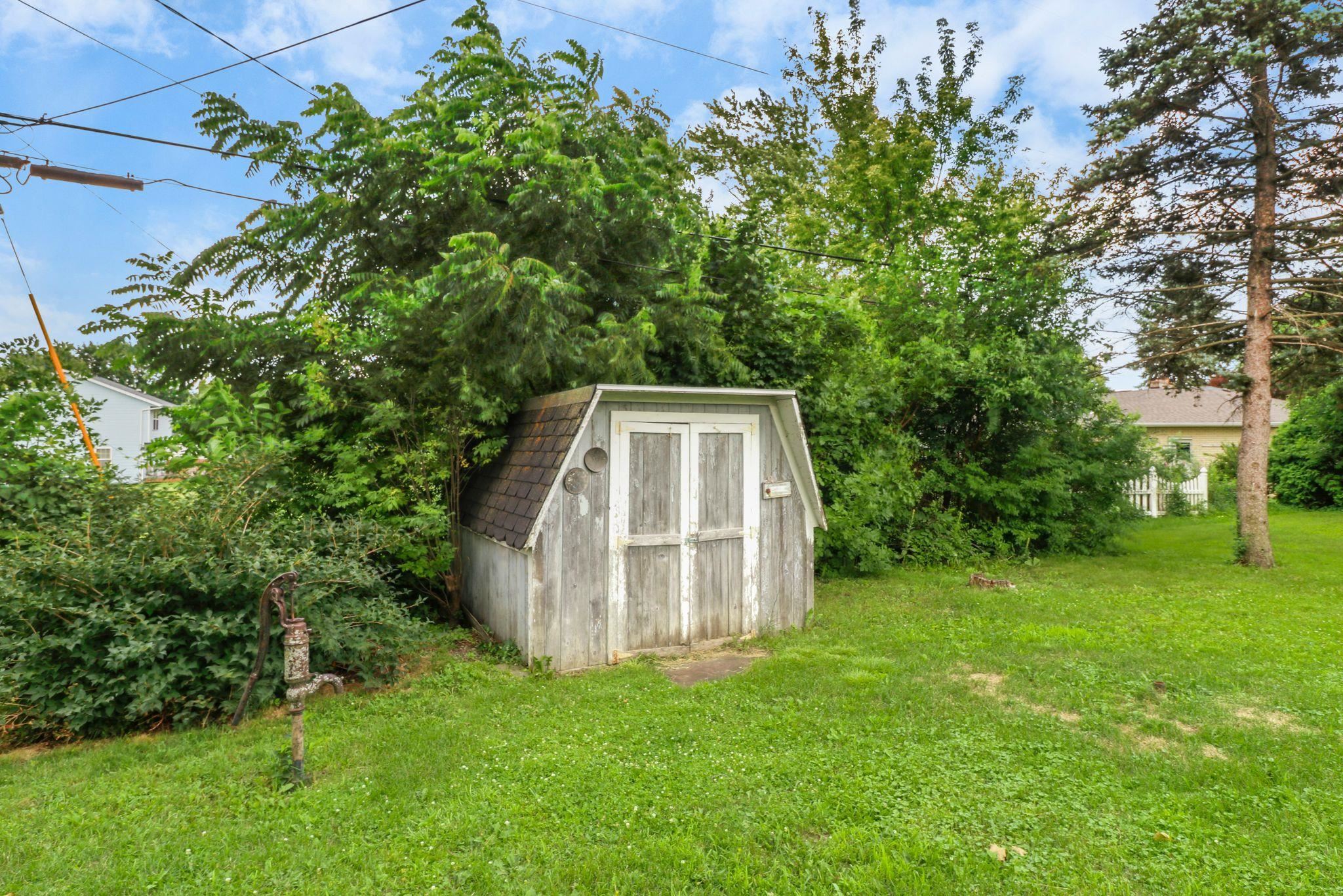 944 Hillside Drive