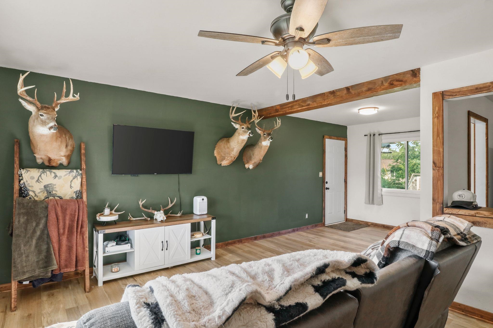 944 Hillside Drive