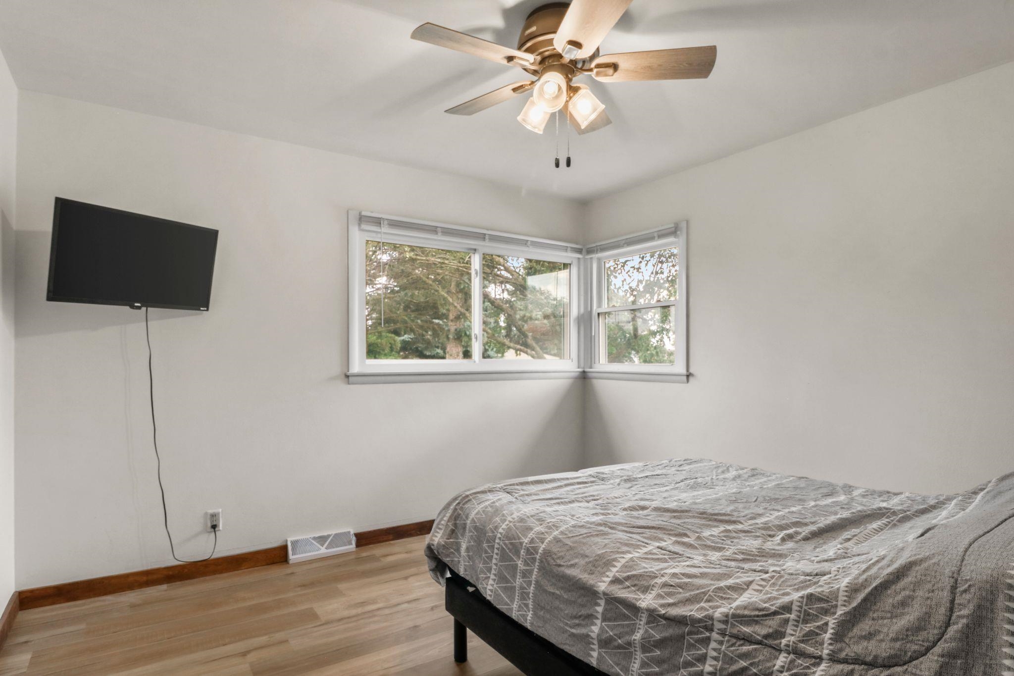 944 Hillside Drive