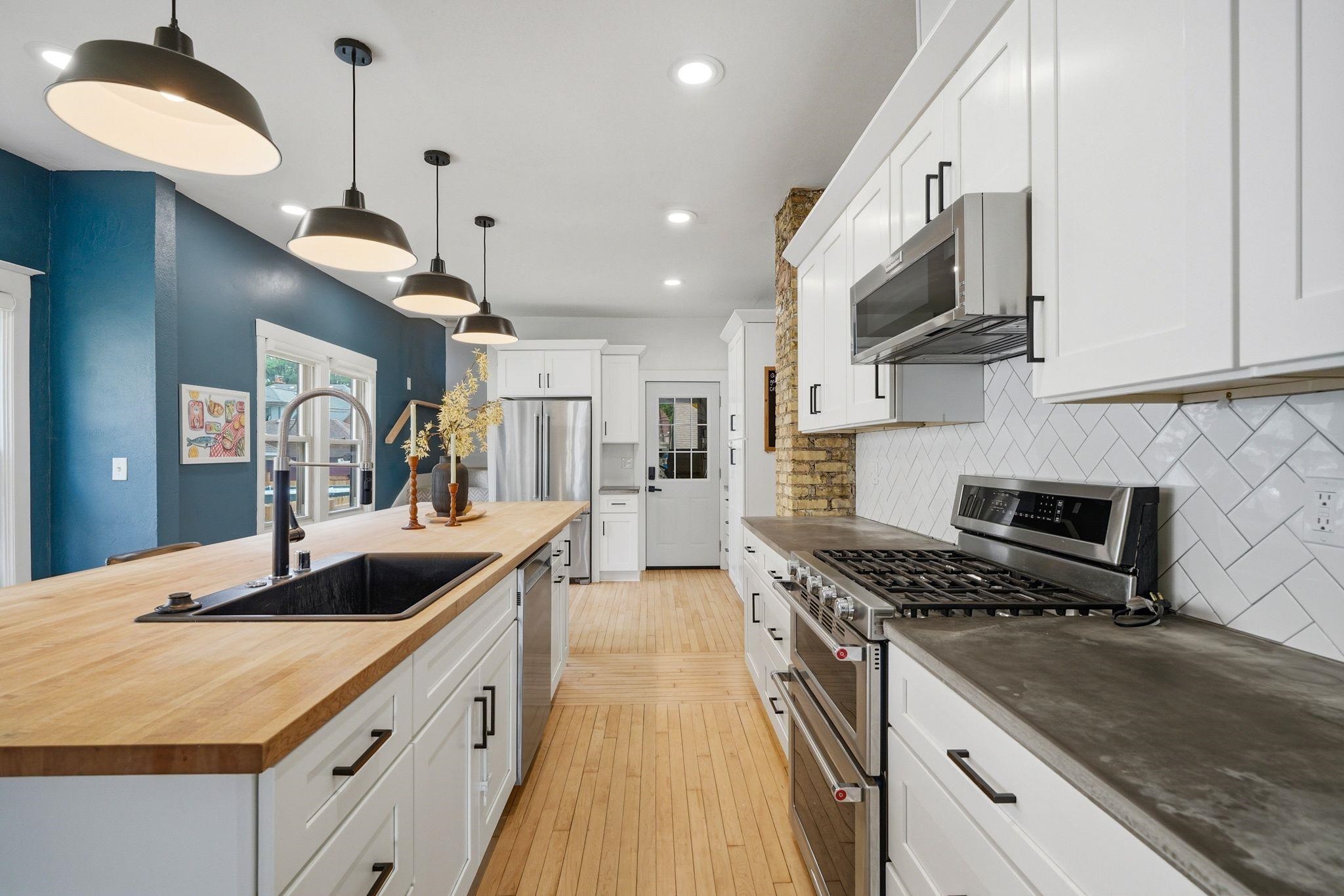 6931 Aetna Court