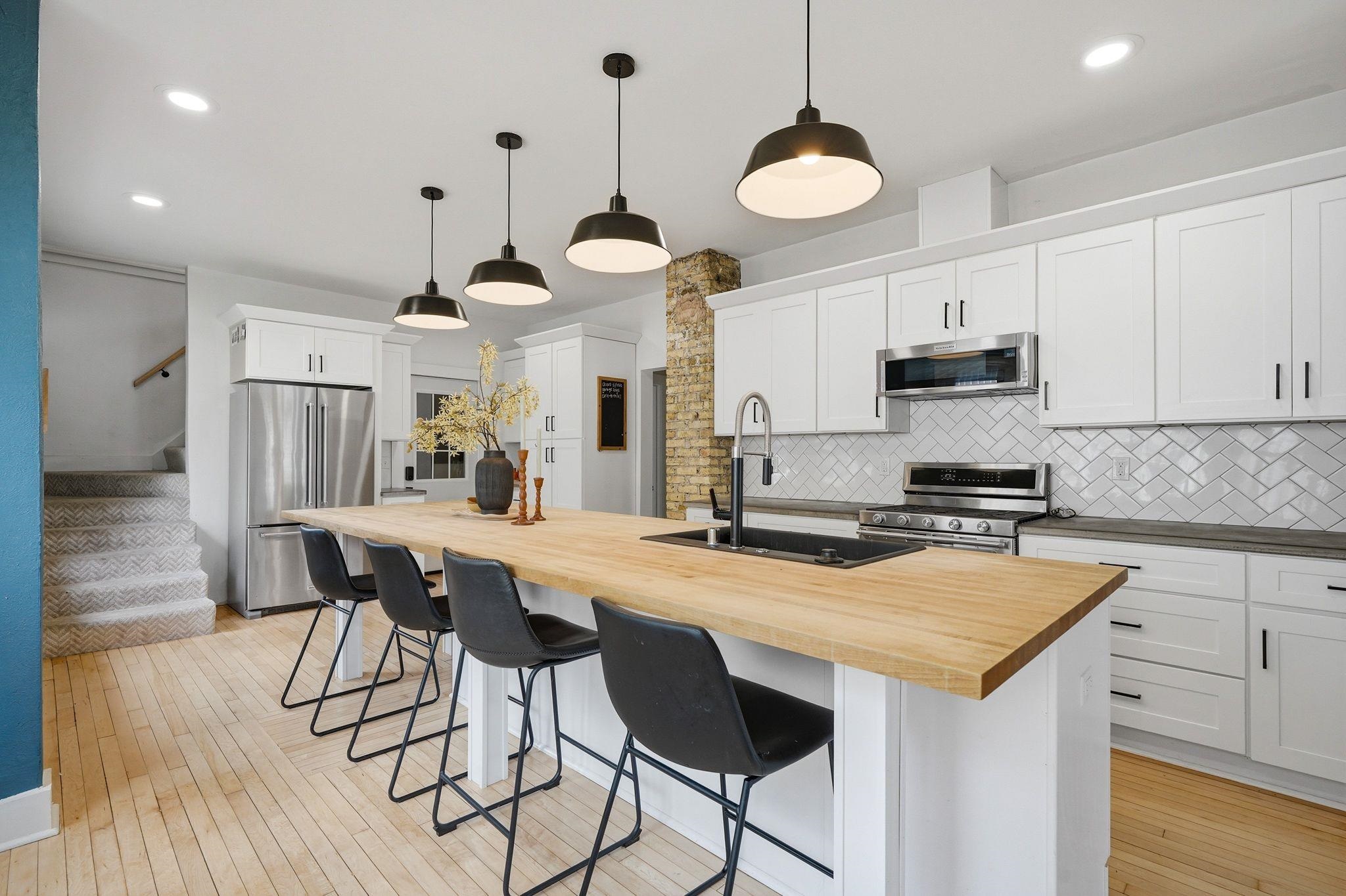 6931 Aetna Court