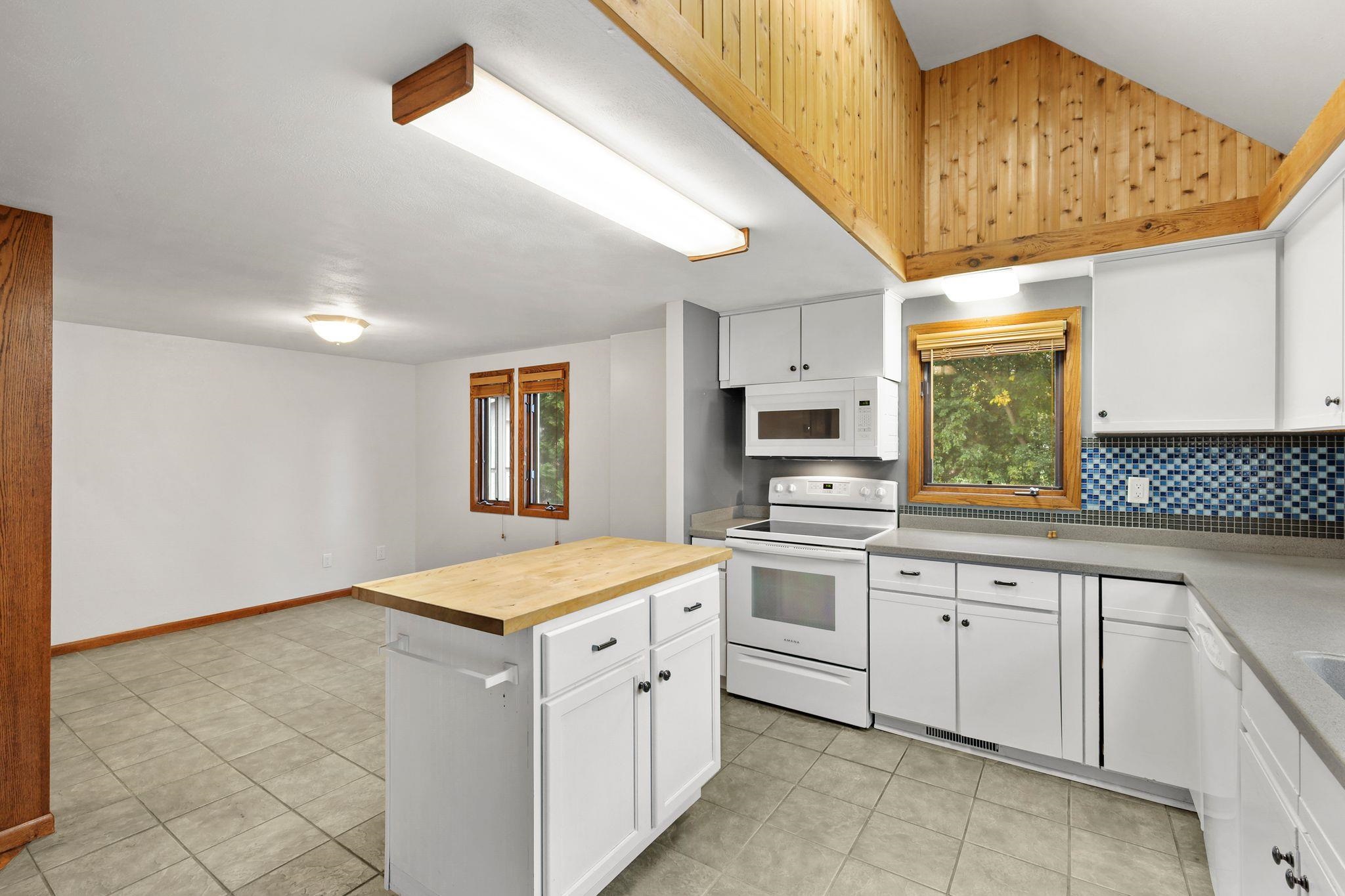 3287 Brooklyn Drive
