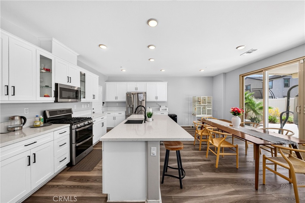 6112 Knoll Place