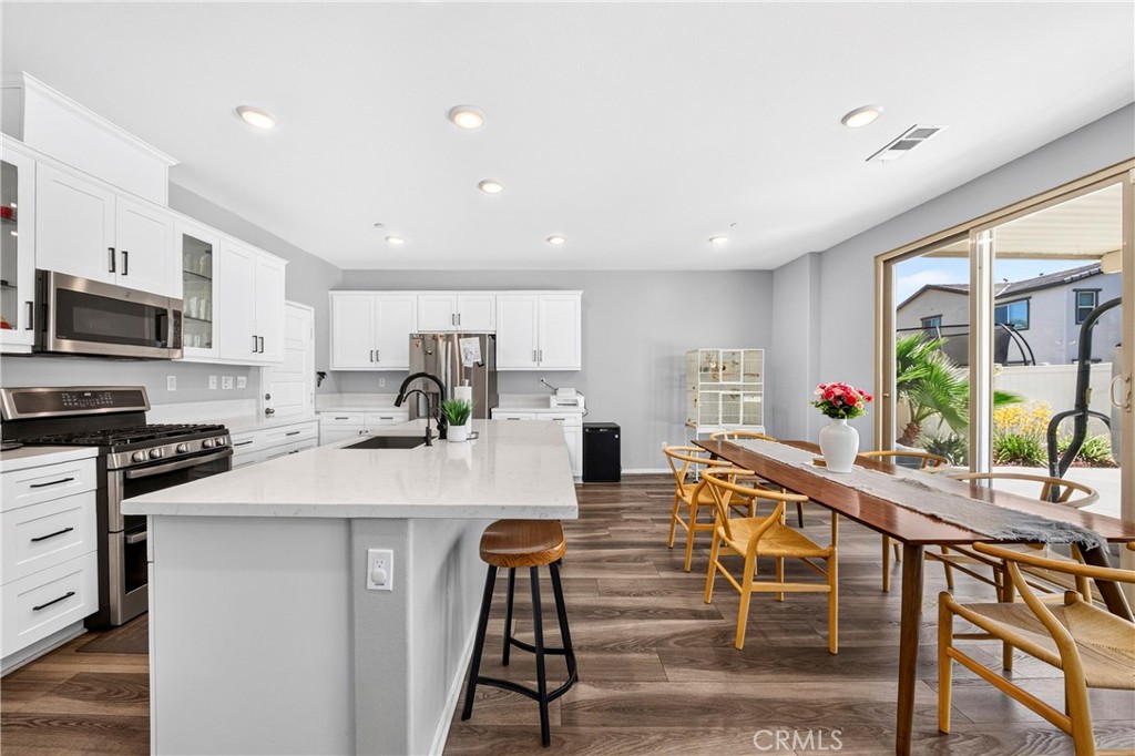 6112 Knoll Place