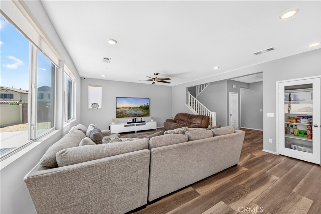 6112 Knoll Place