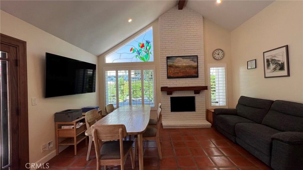 18 Coldbrook