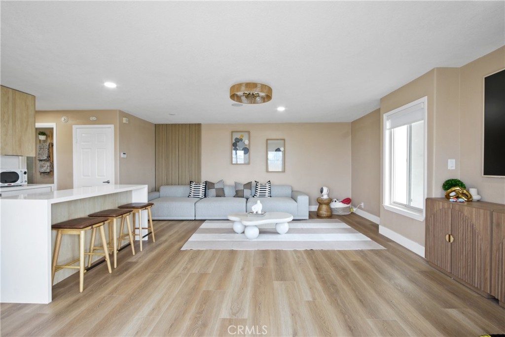 711 Pacific Coast 120