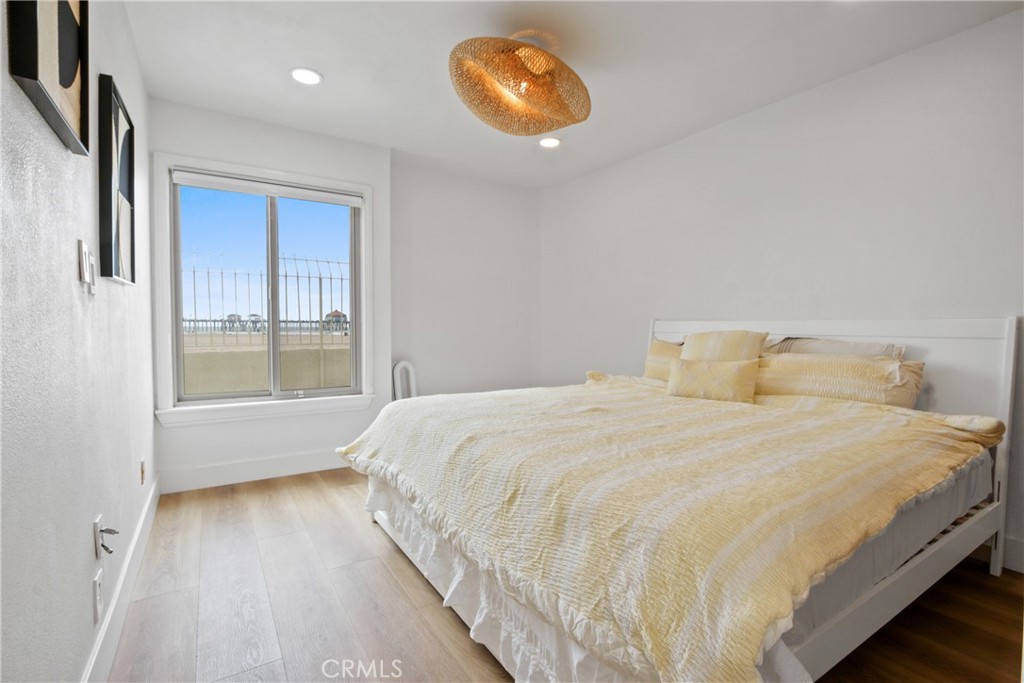 711 Pacific Coast 120