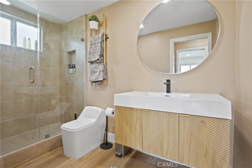 711 Pacific Coast 120