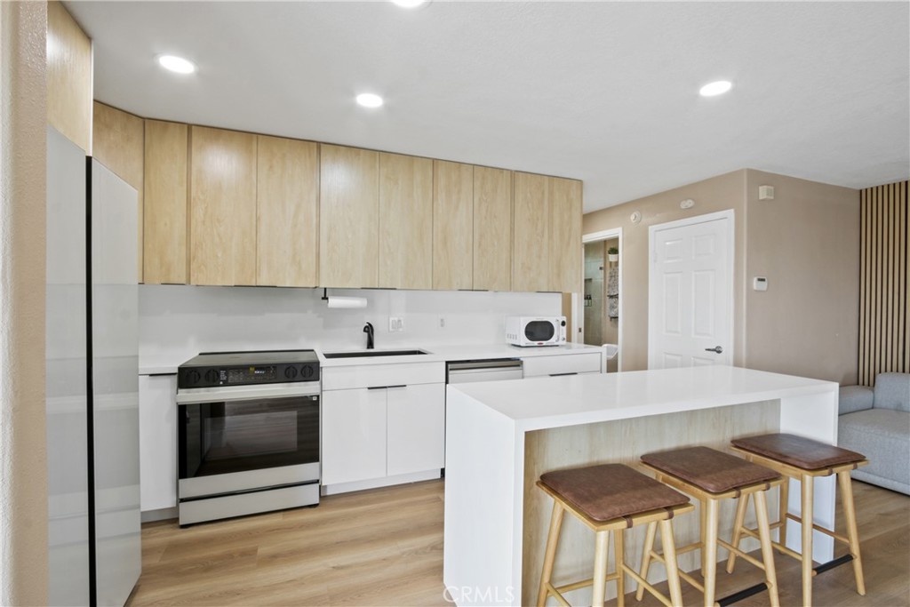 711 Pacific Coast 120