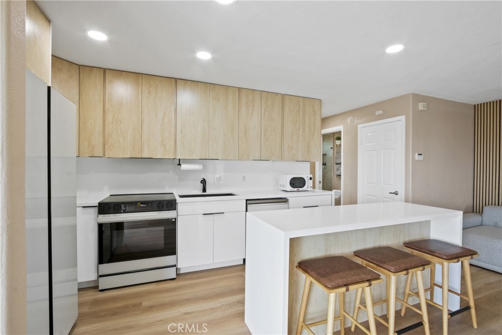 711 Pacific Coast 120